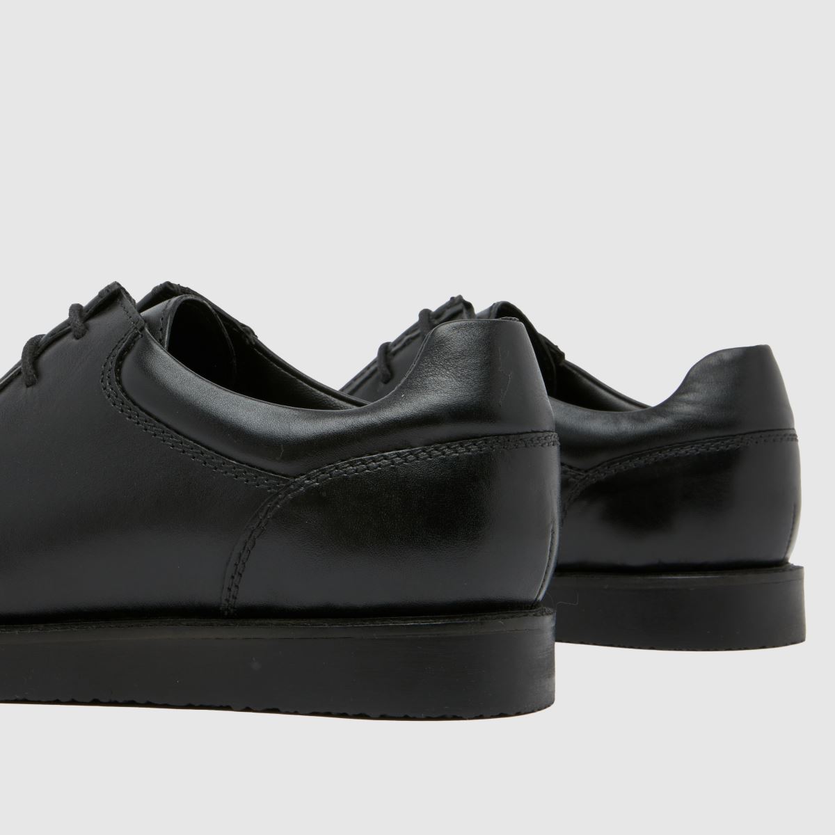 Schuh Royce köténycipő fekete színben