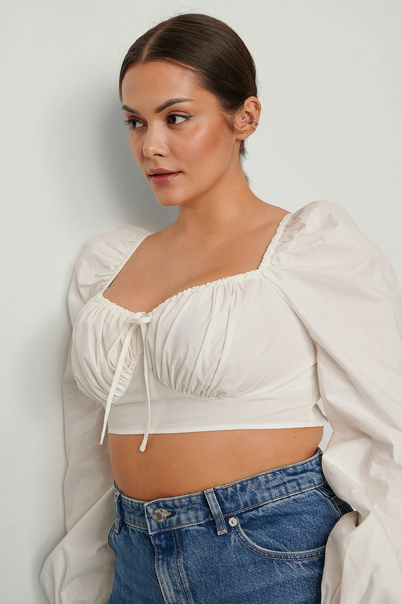 Baumwollbluse mit langen Ärmeln und Rüschen