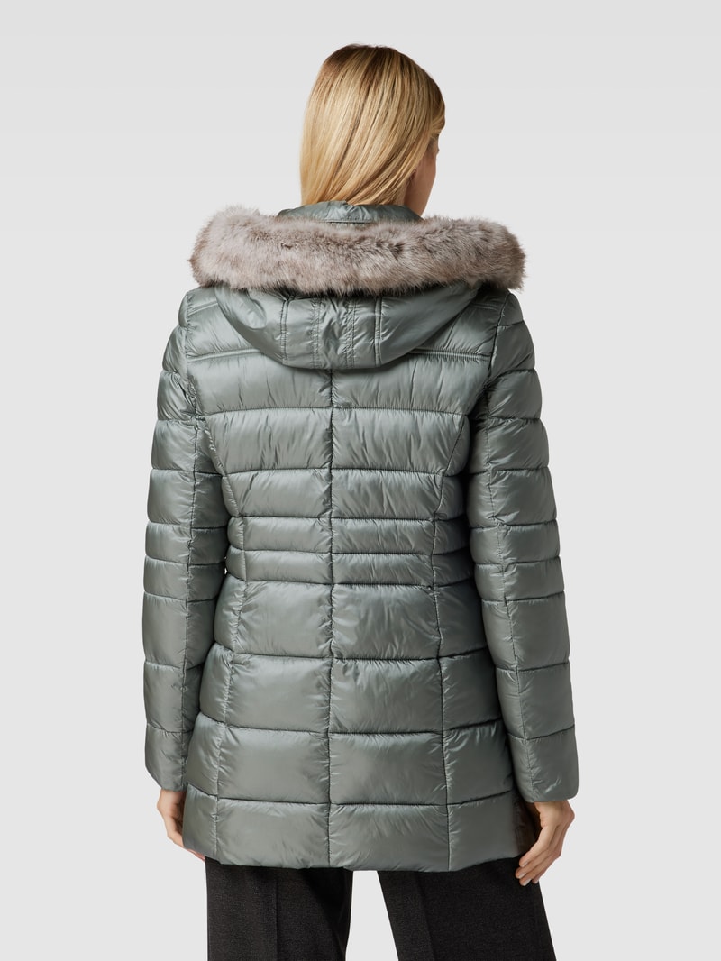 Steppjacke mit Kapuze in lindgrün