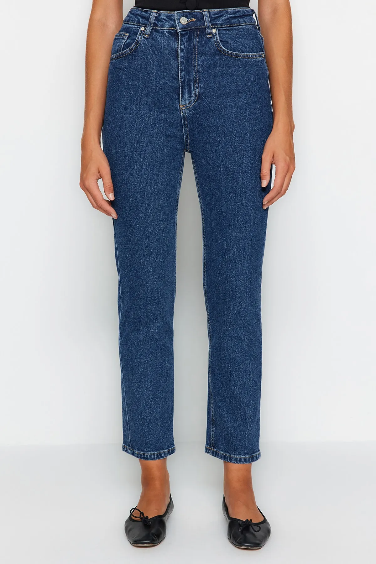 Trendyol Collection  Dunkelblaue High Waist Comfort Straight Jeans TWOAW24JE00097