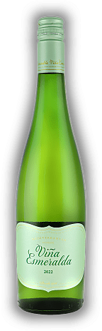 Torres, Vina Esmeralda Blanco, DO, 2022, Penedes  Torres, Vina Esmeralda Blanco, DO, 2022, Penedes  Dieser Wein trägt seinen Namen aufgrund der Smaragd-Farbe des Mittelmeers. Jahrgang 2022 - 0,75	 Liter - Vol 11,5%