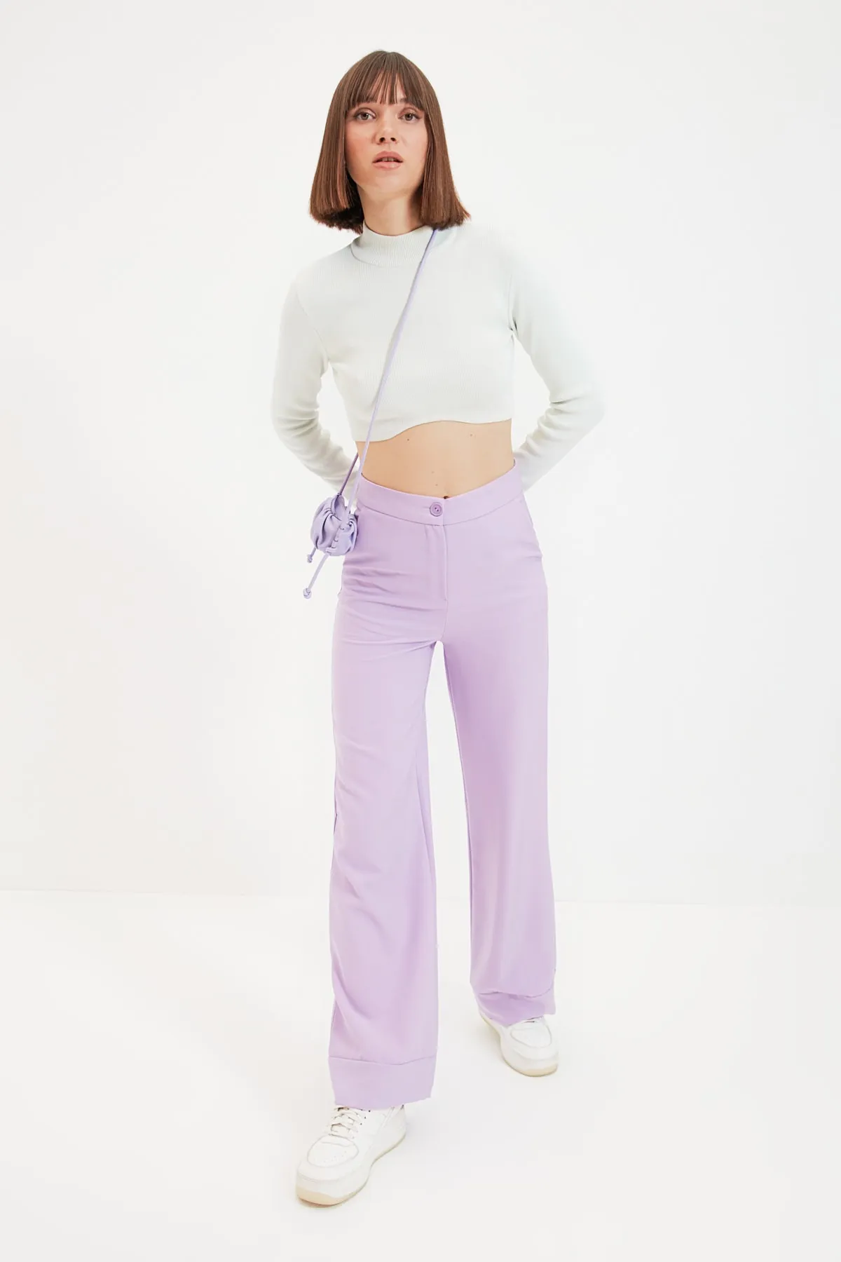 Trendyol Collection  Fliederfarbene Hose mit weitem Bein/Webhose mit weitem Bein TWOSS19ST0179