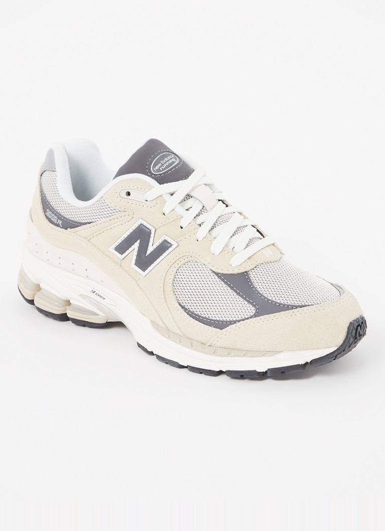 New Balance 2002R tīklveida sporta apavi ar zamšādas detaļām