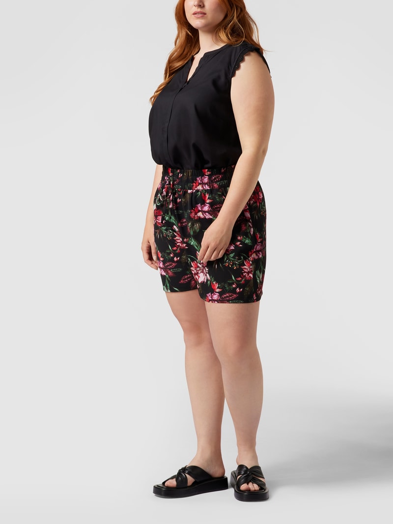PLUS SIZE Shorts mit floralem Muster in schwarz