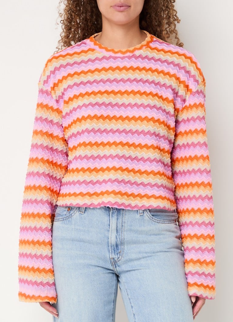 Tricou Nica, țesut fin, de la Refined Department, decorat cu un imprimeu în zig-zag.