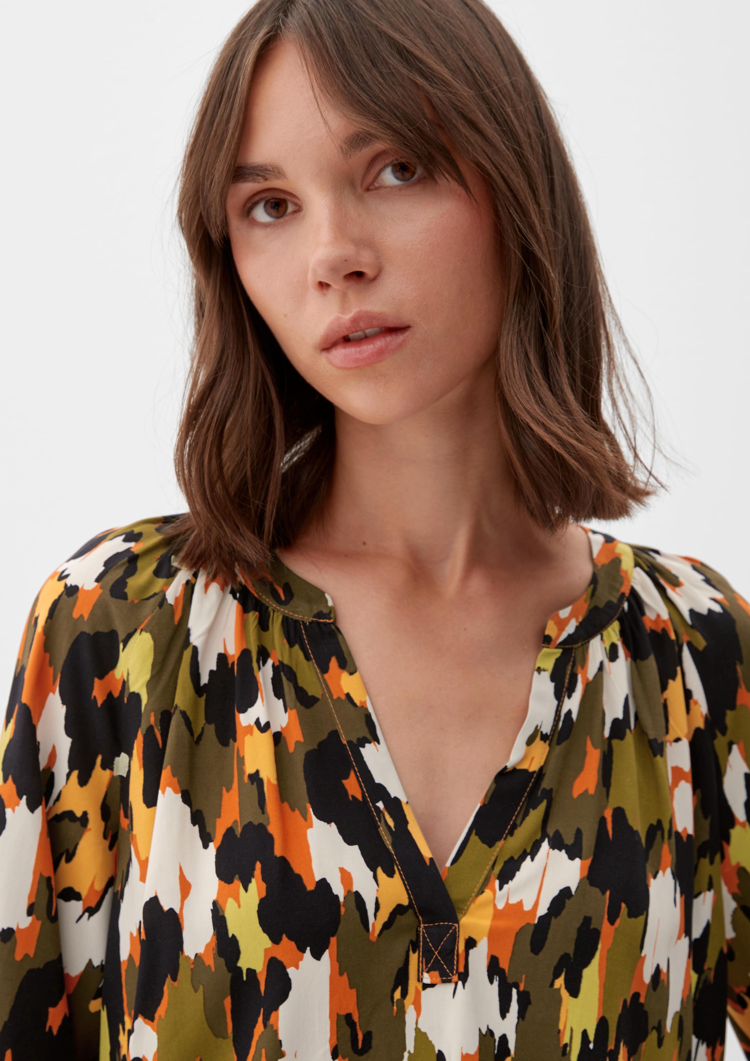 Viskosebluse mit Alloverprint  2120700-77A1