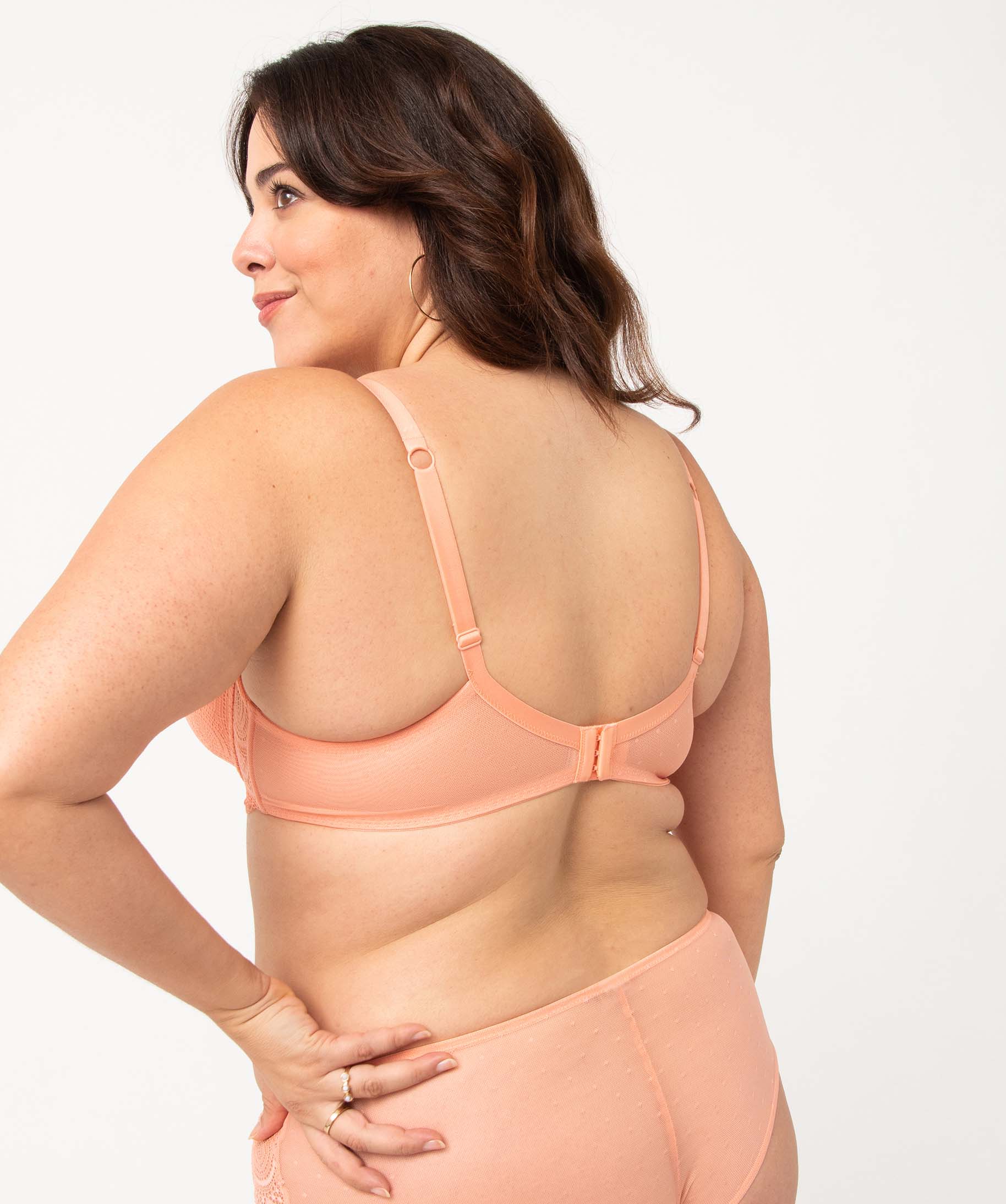 Soutien-gorge grande taille à armatures et coques fines rose | GEMO