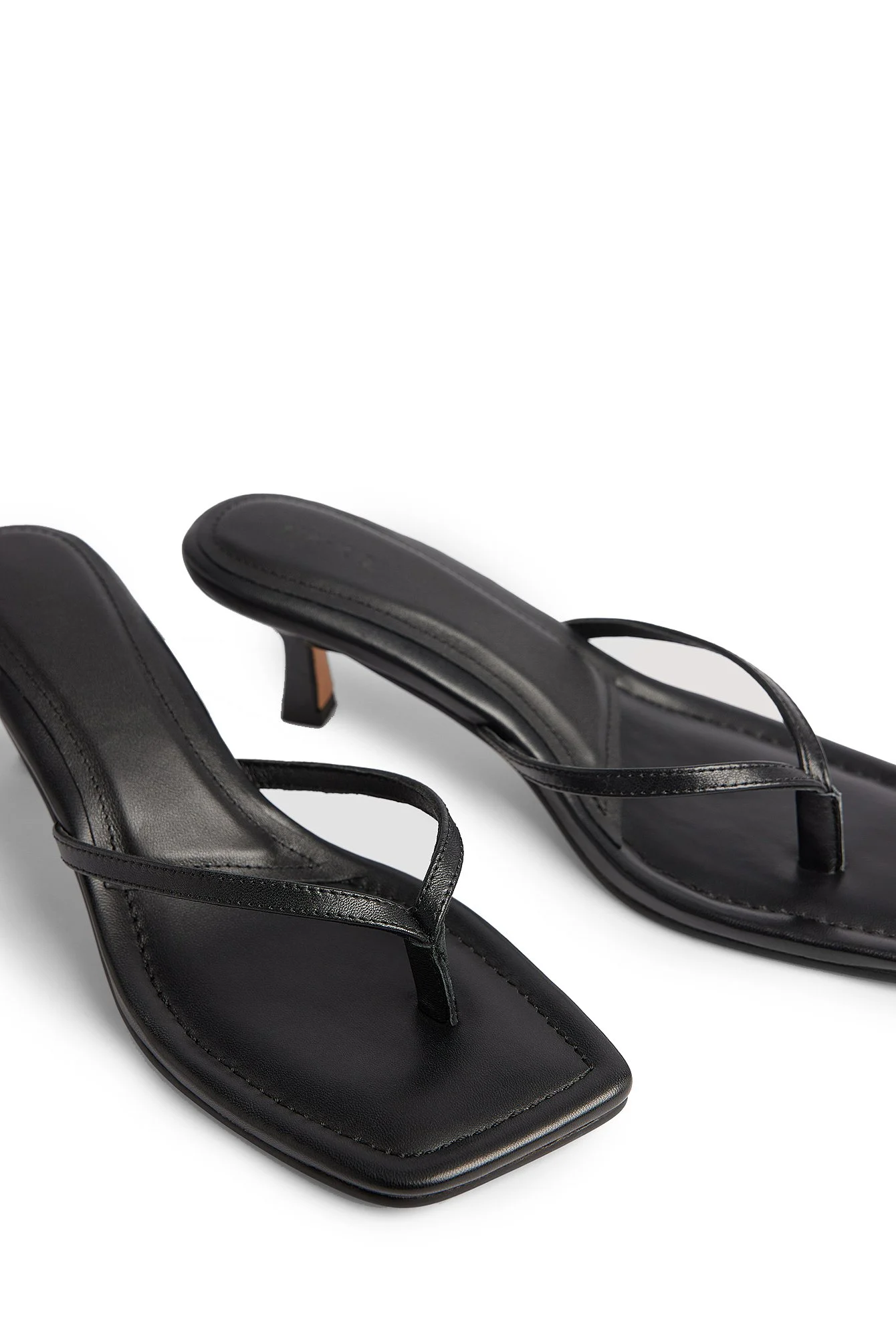 Zehentrenner-Sandalen aus Leder