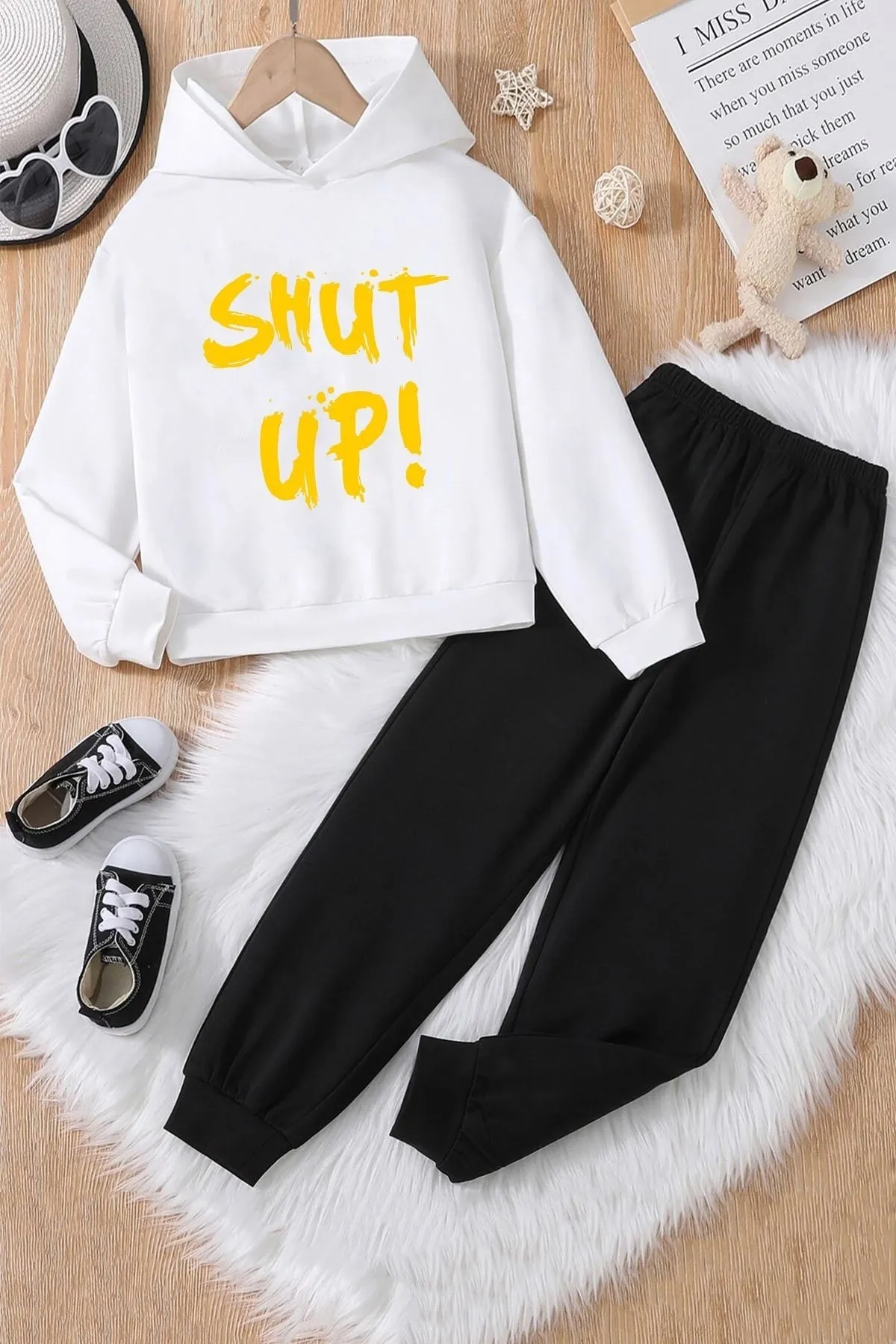uyguntarz  Kinder-Trainingsanzug-Set „Shut Up“.