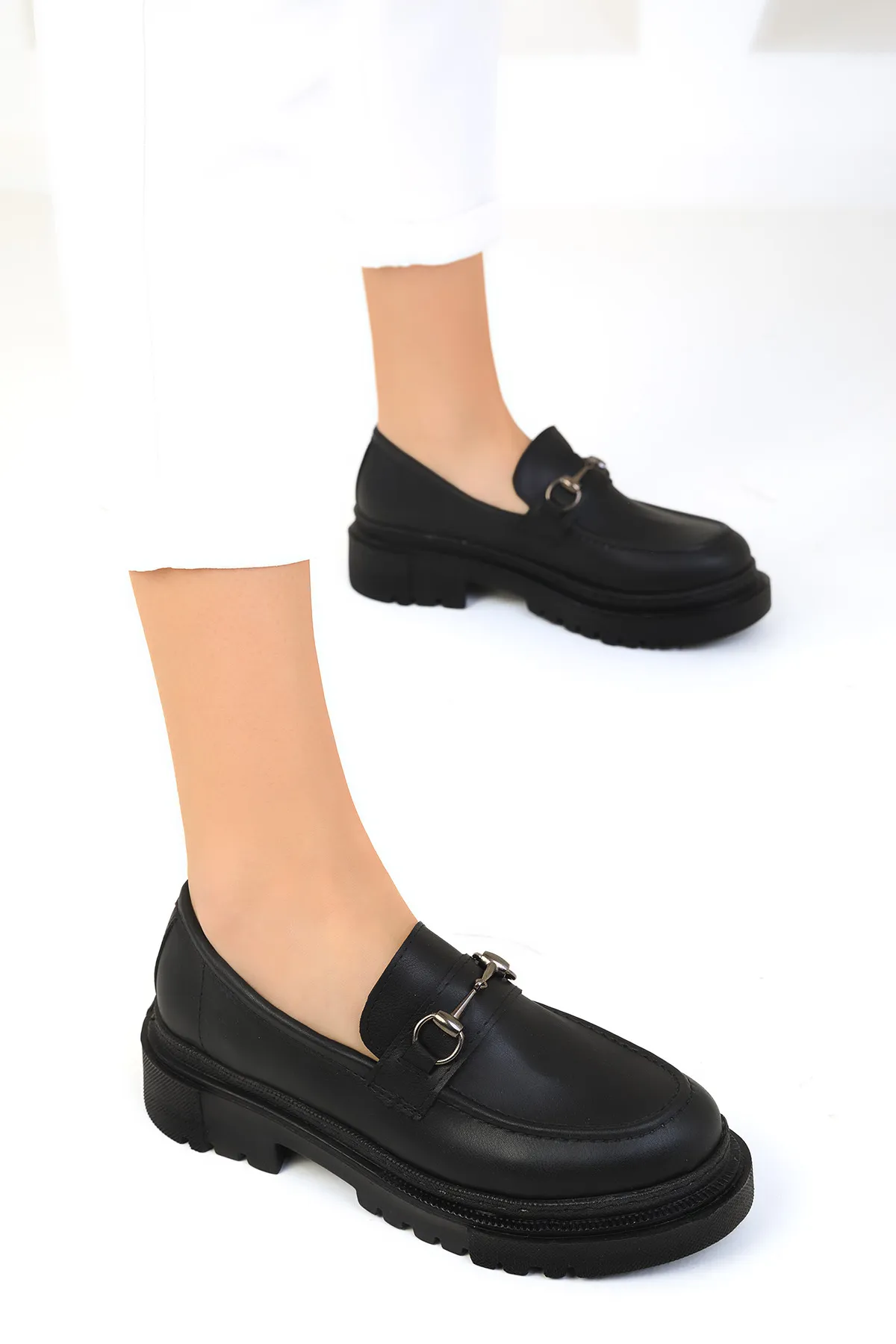 SOHO  Schwarze Freizeitschuhe für Damen 17542