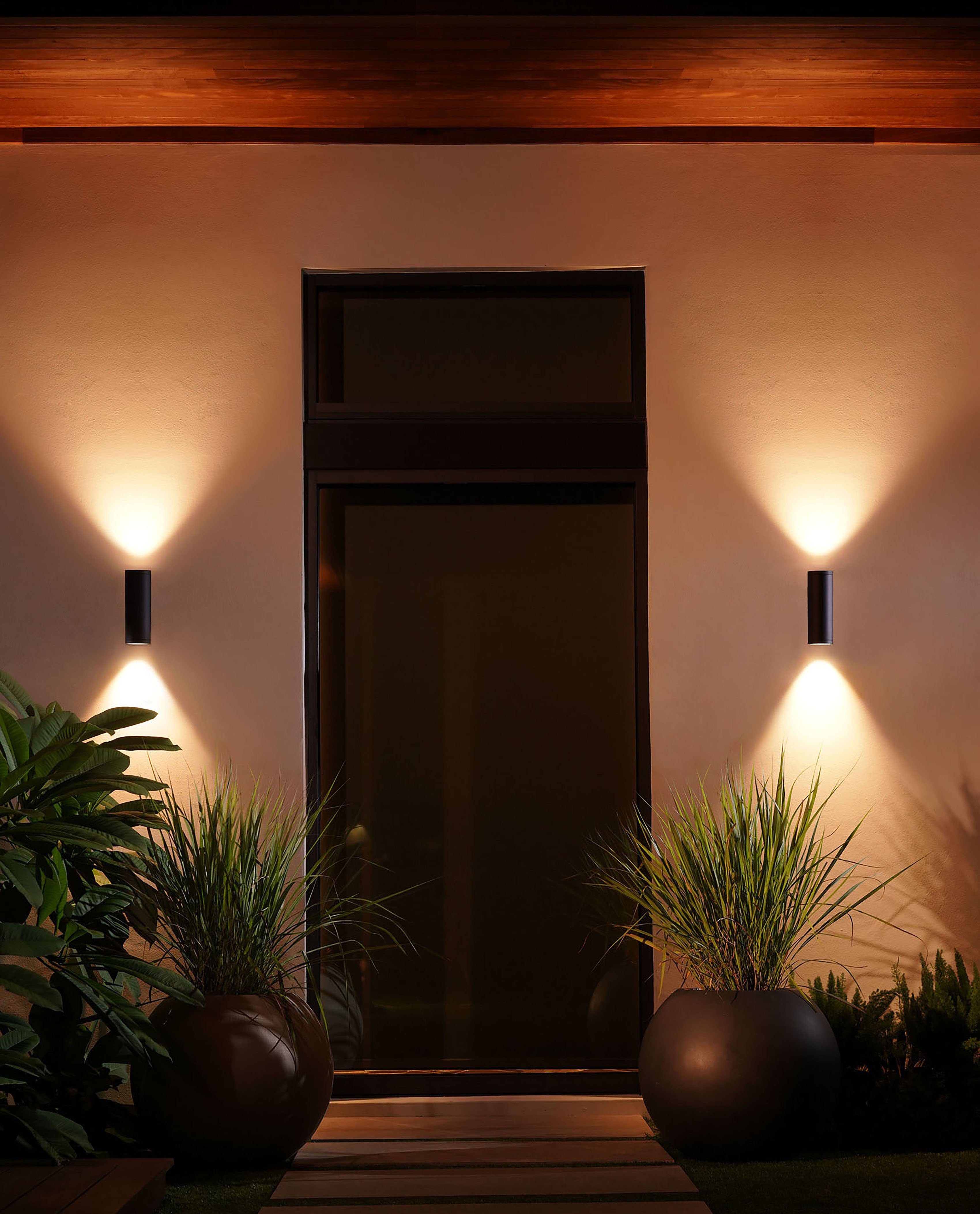 Philips Hue LED Außen-Wandleuchte Appear, Smart Home, LED fest integriert, RGB, best. aus 2 x Philips Hue White & Colour Ambiente Appear Wandleuchte
