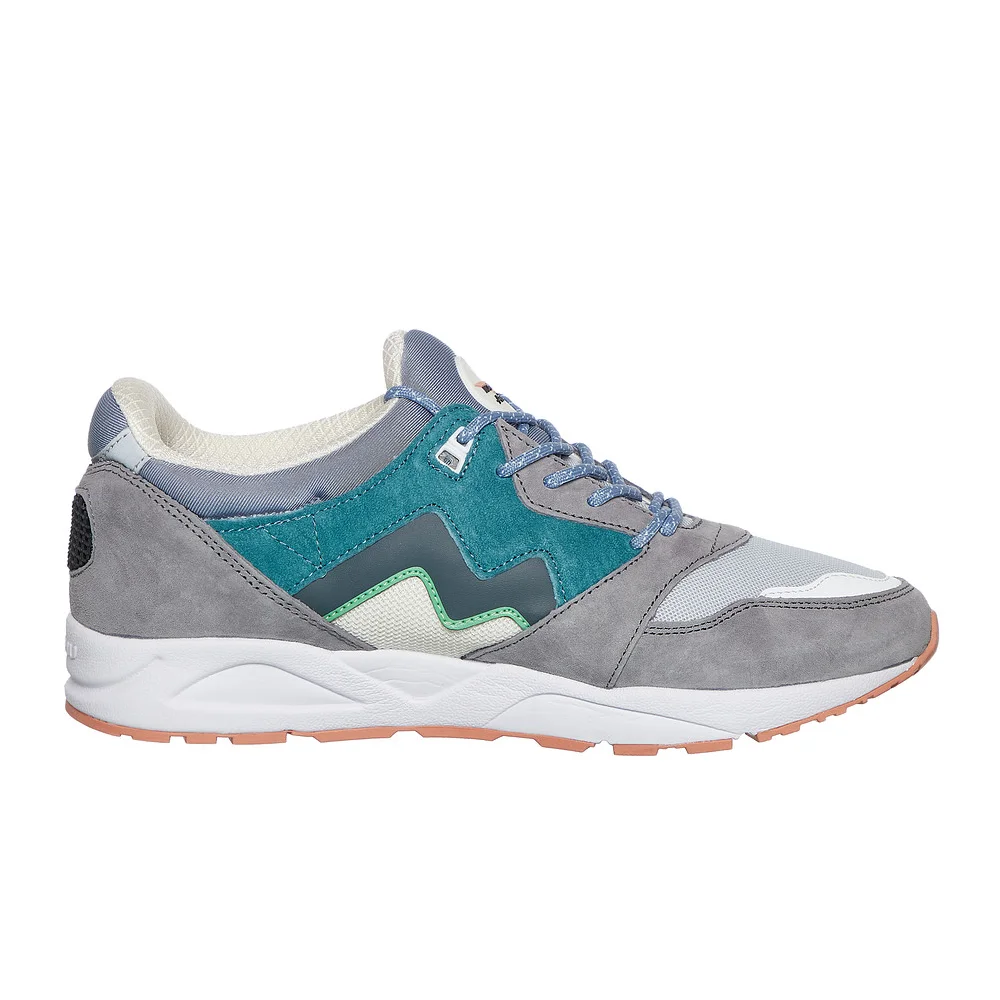 Karhu Aria 95 F803100 / grau