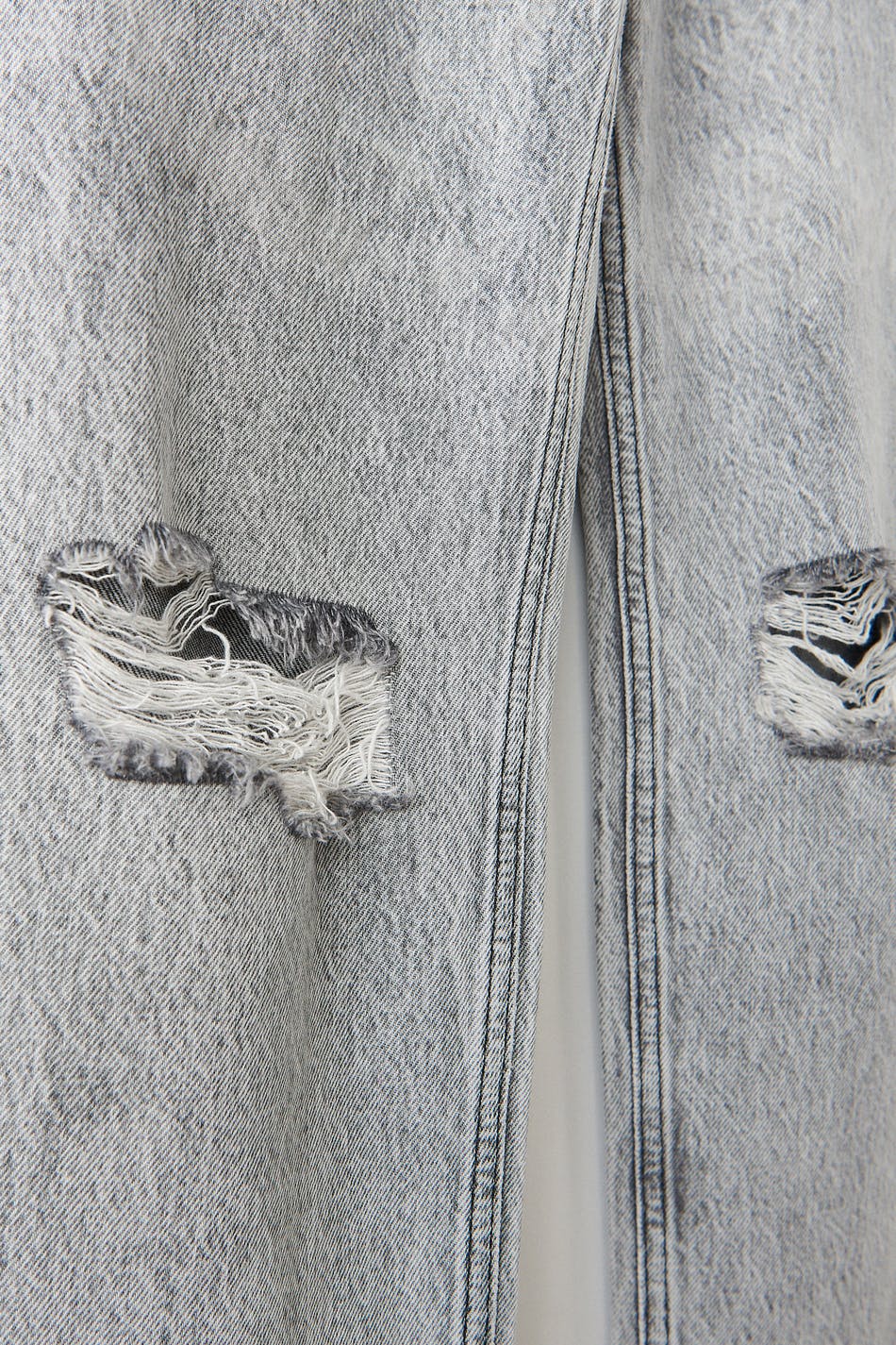Straight 90s jeans