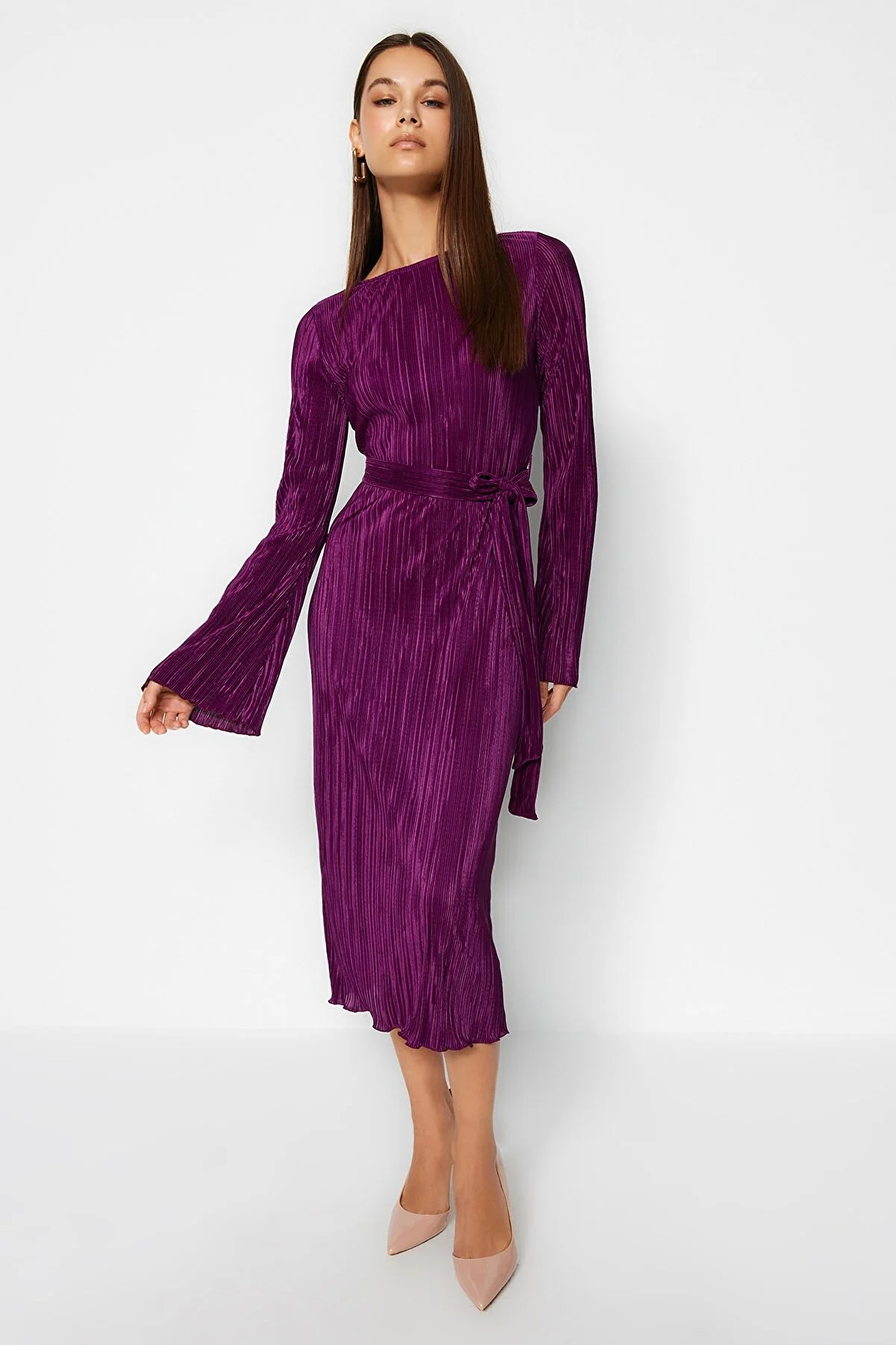 Trendyol Collection  Lila Premium-Faltenstoff, ausgestellte Ärmel, detailliertes A-Linien-Midi-Strickkleid TWOAW24EL00125