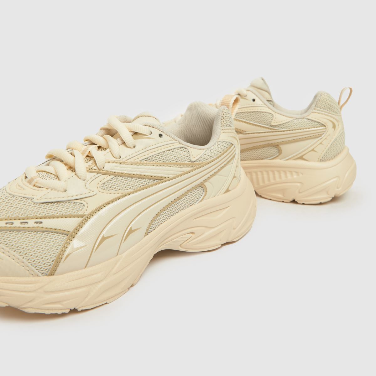 PUMA – Morphic Base – Beige träningsskor