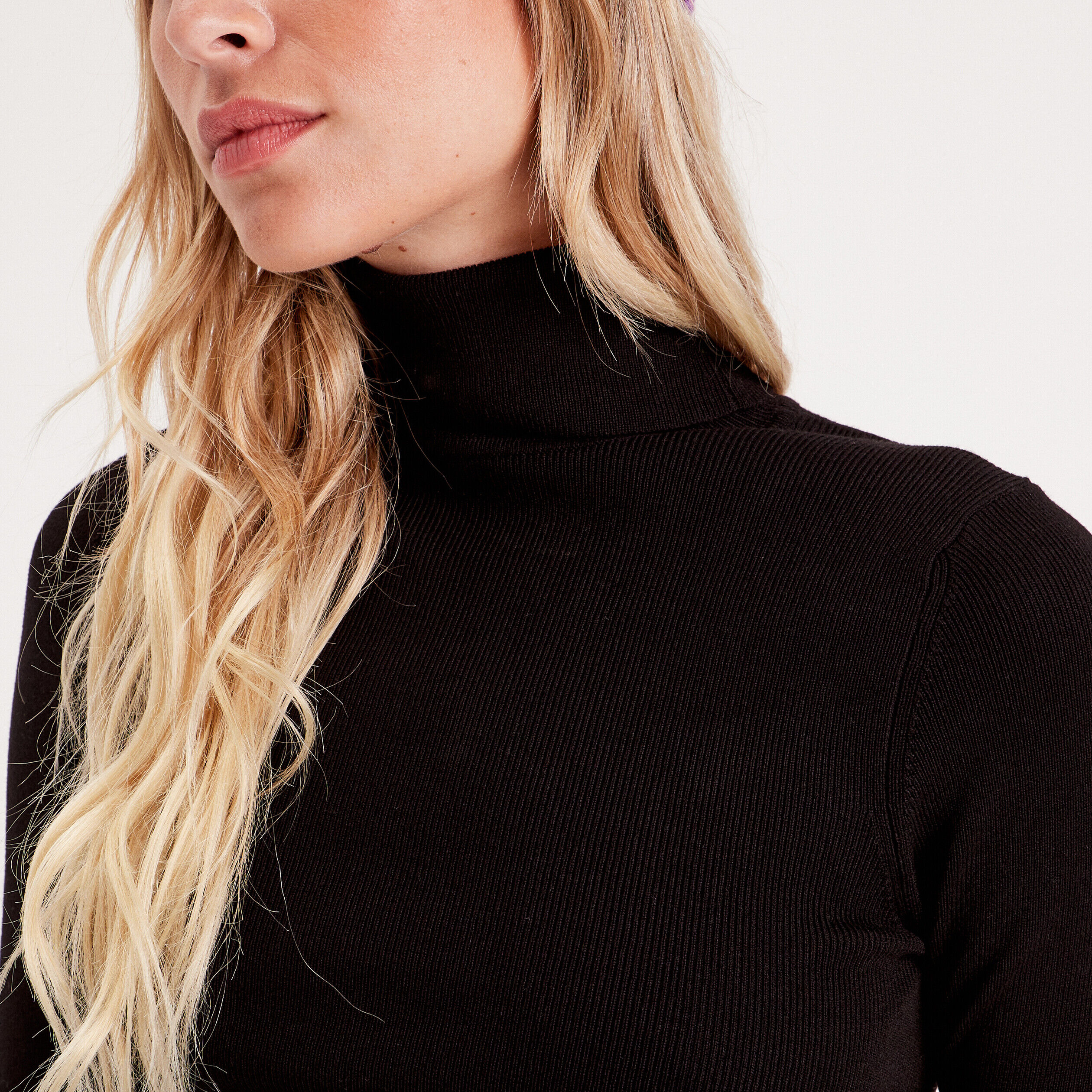 Pull côtelé col roulé noir femme | Cache Cache