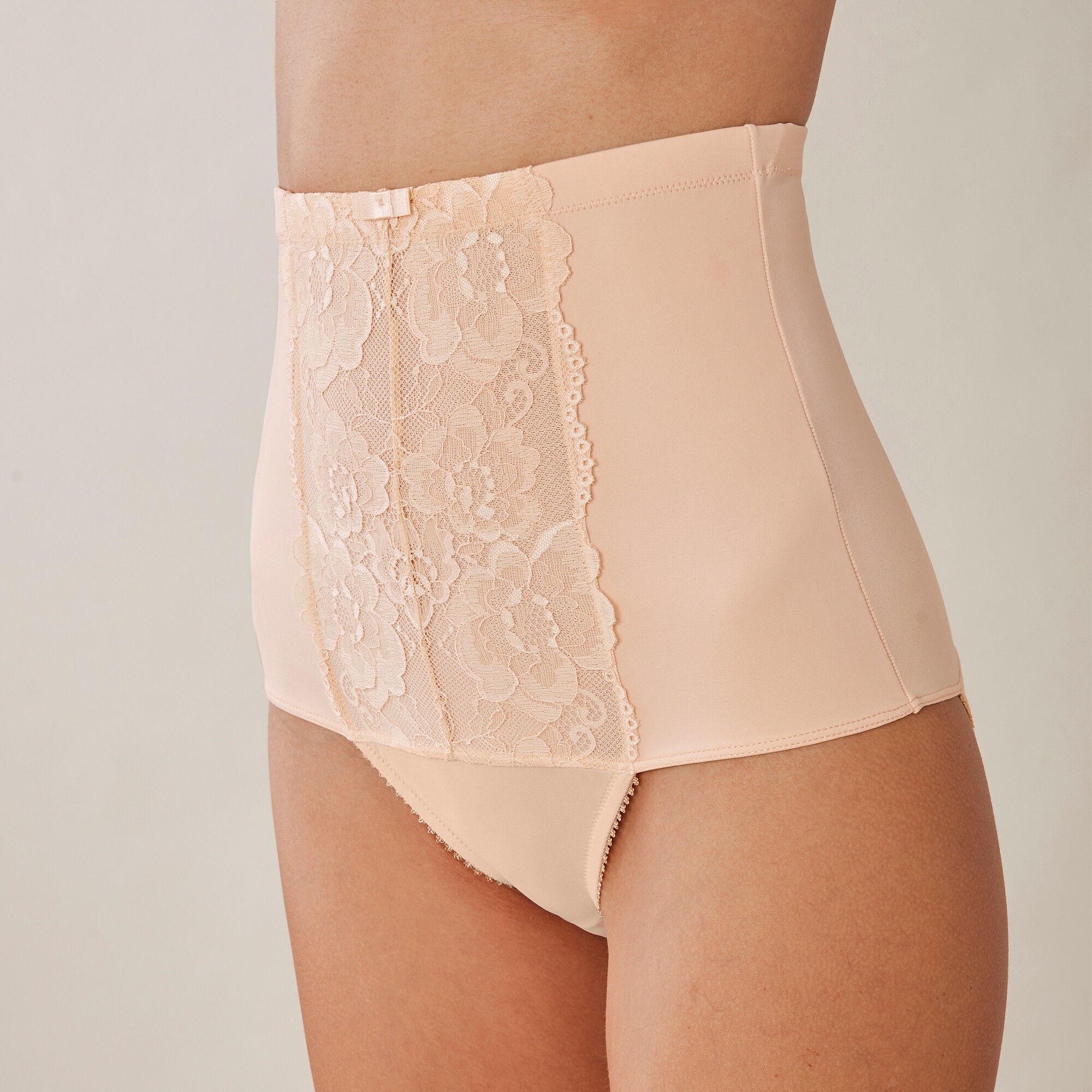 Gaine serre-taille dentelle amincissante
