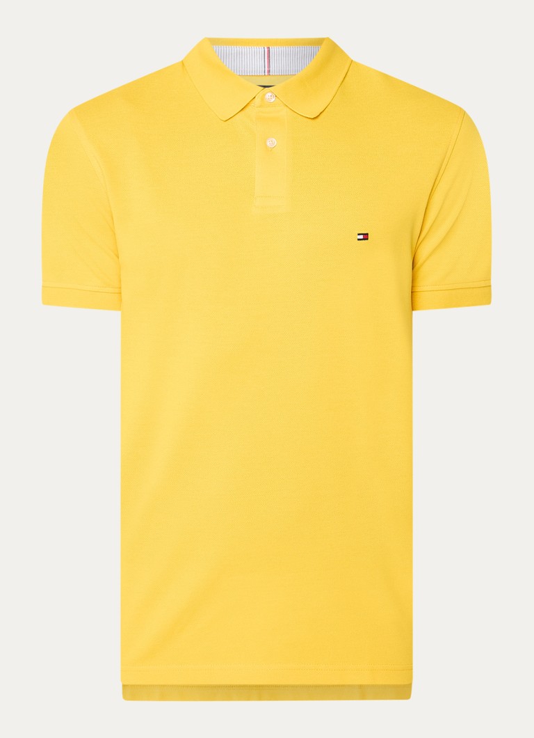 Polo Tommy Hilfiger Core de corte regular, confeccionada em piqué de algodão com bordado do logotipo.