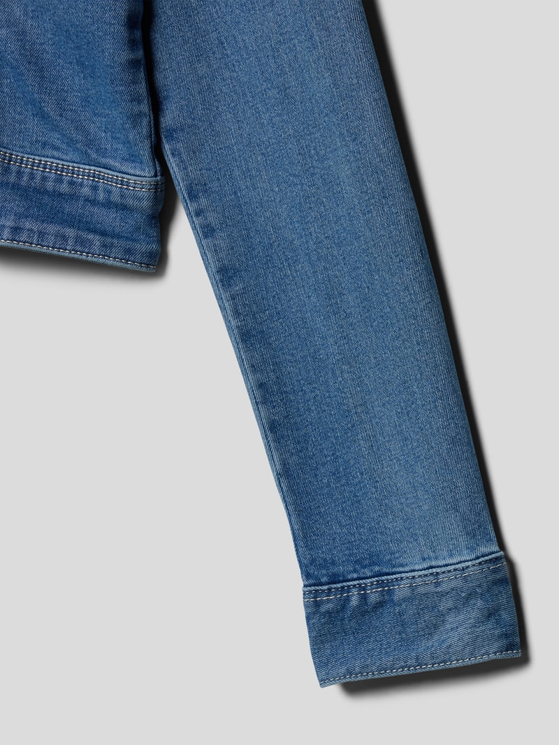 Jeansjacke mit Pattentaschen in blau