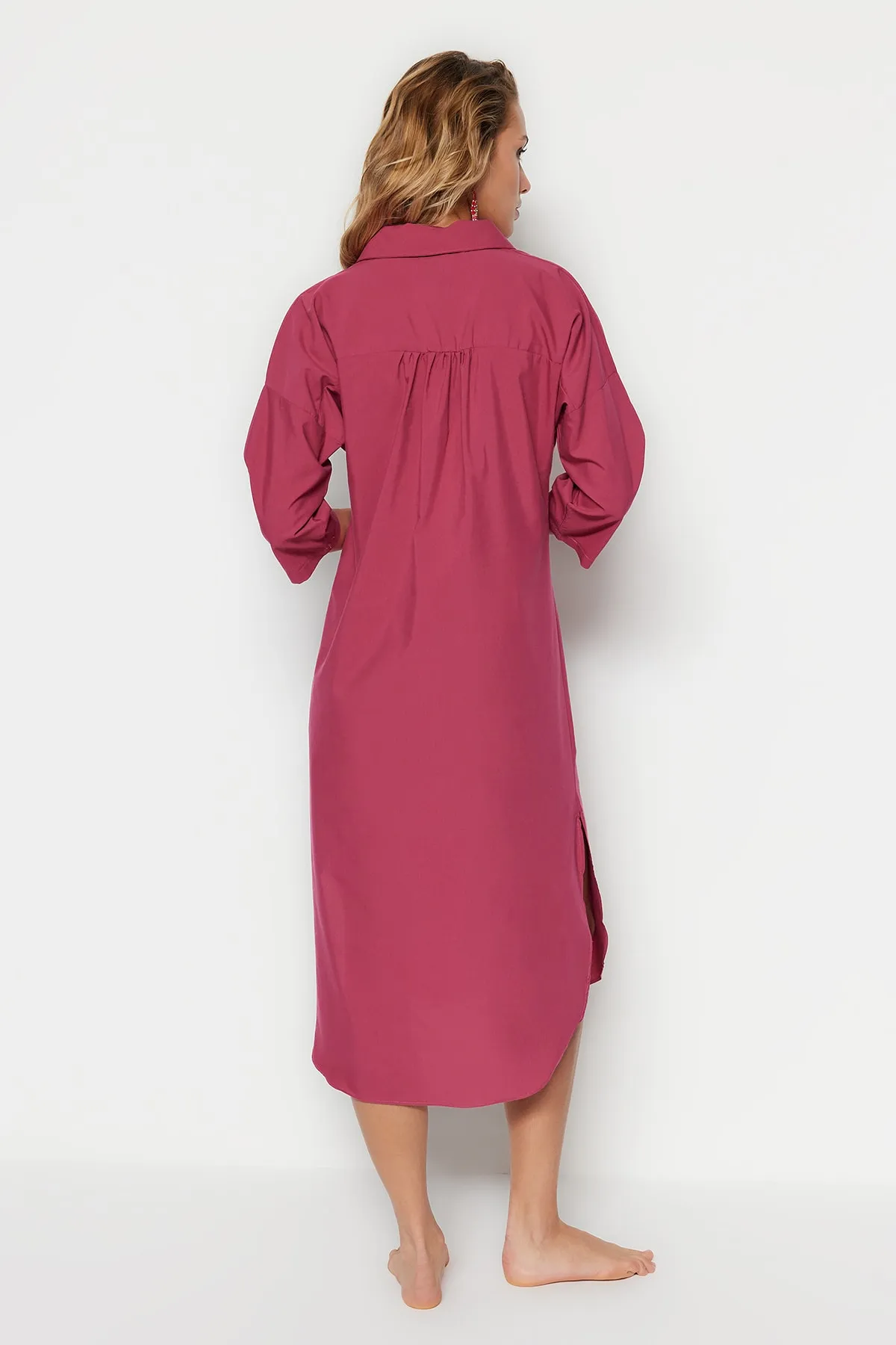 Trendyol Collection  Pflaumenfarbenes Midi-Strandkleid mit gewebtem Schlitz TBESS21EL3847