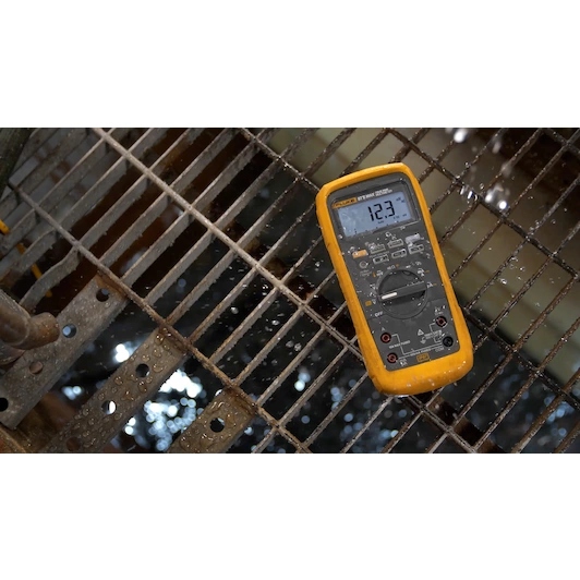 Fluke 5337412 87V MAX DMM és PVLEAD1 MC4 mérővezetékek, kötegben