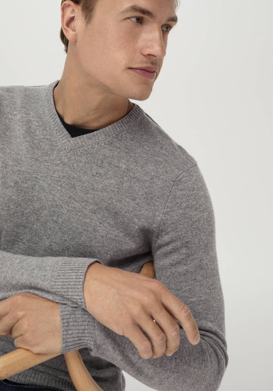 V-Pullover aus Schurwolle mit Kaschmir