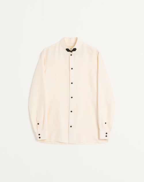 Camisa de seda shantung com detalhe de sapo