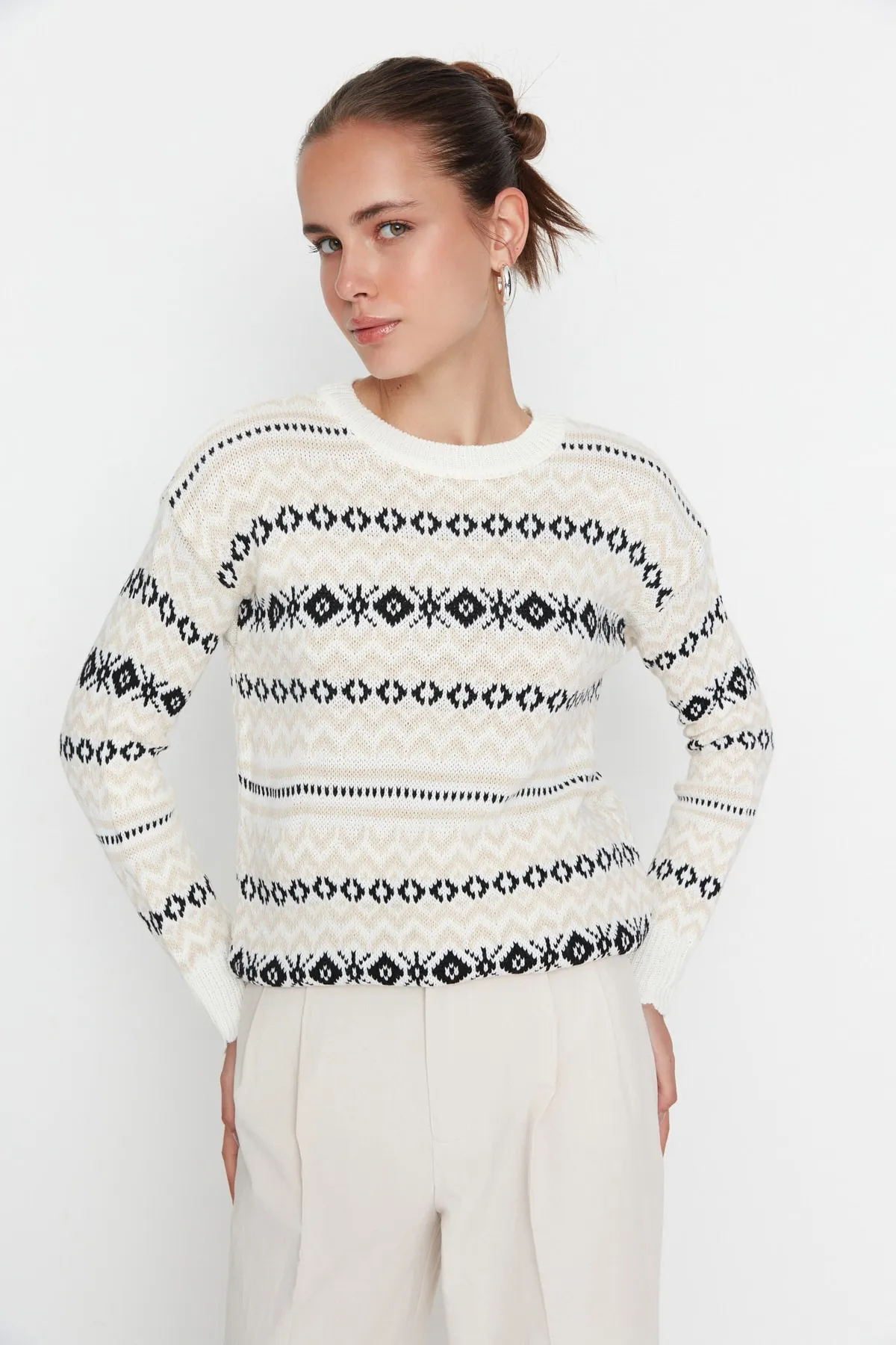Trendyol Collection  Ecrufarbener Jacquard-Pullover TWOAW23KZ00289