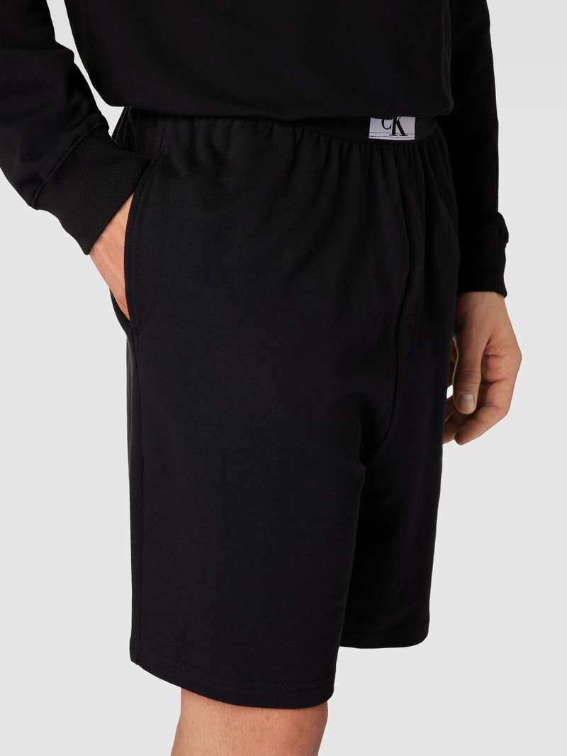 Pyjama-Shorts mit Logo-Stitching in schwarz