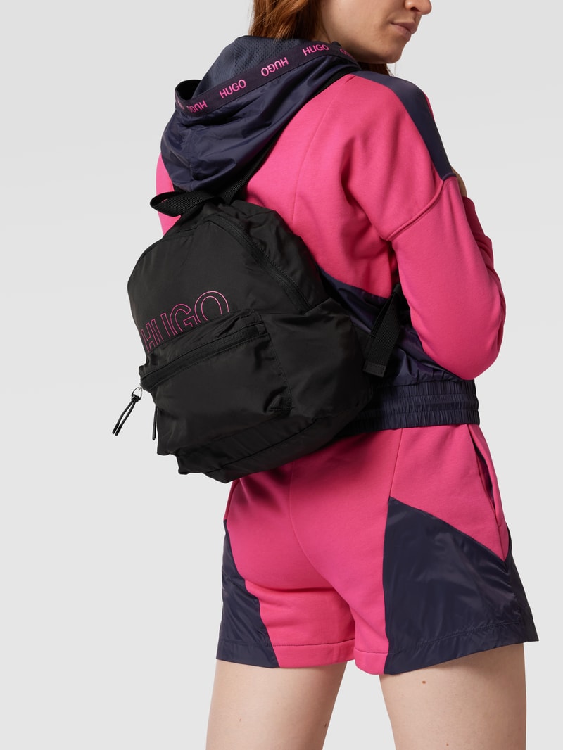Rucksack mit Logo-Schriftzug in schwarz