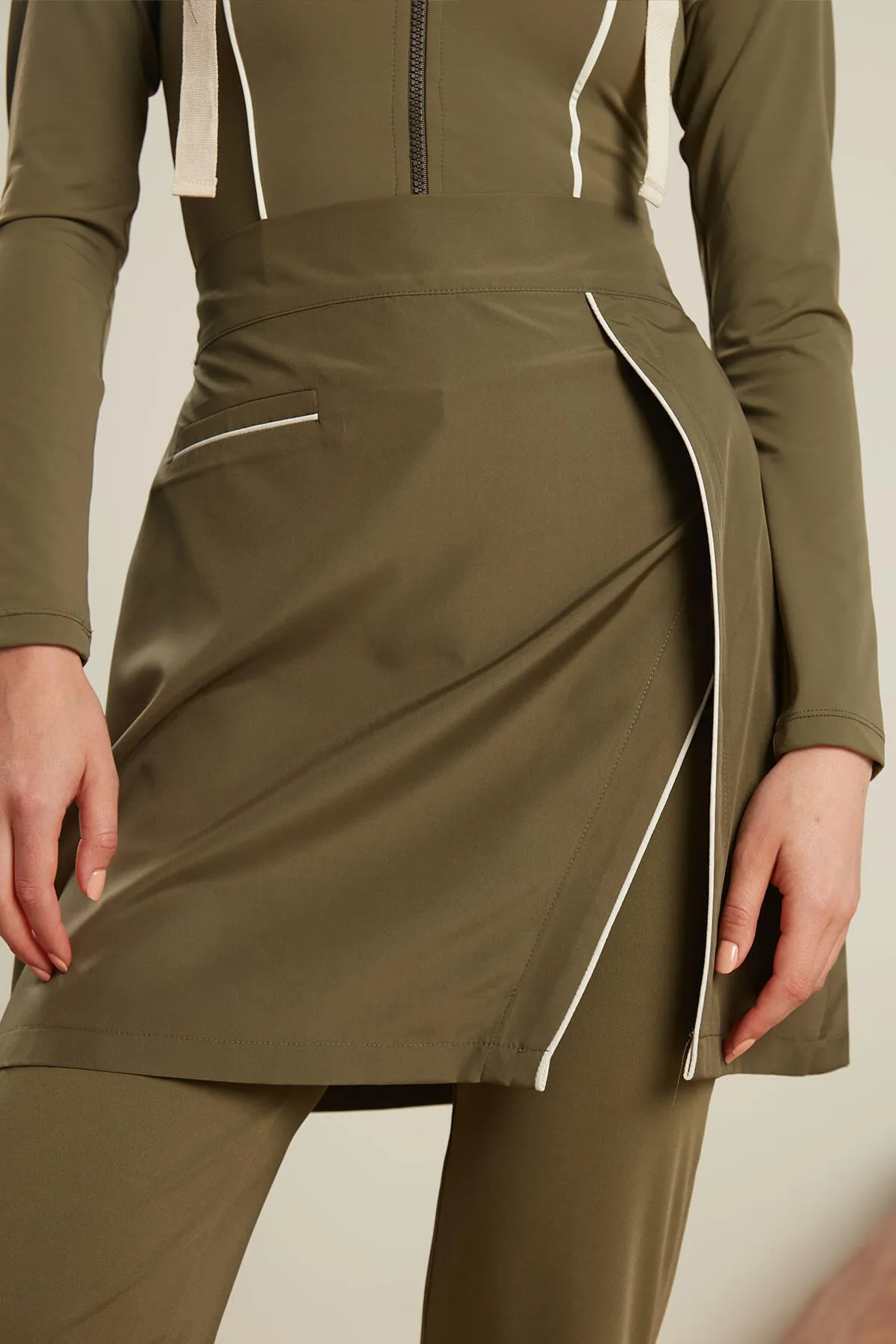 Manuka  Gerippter Hijab-Badeanzugrock in Khaki