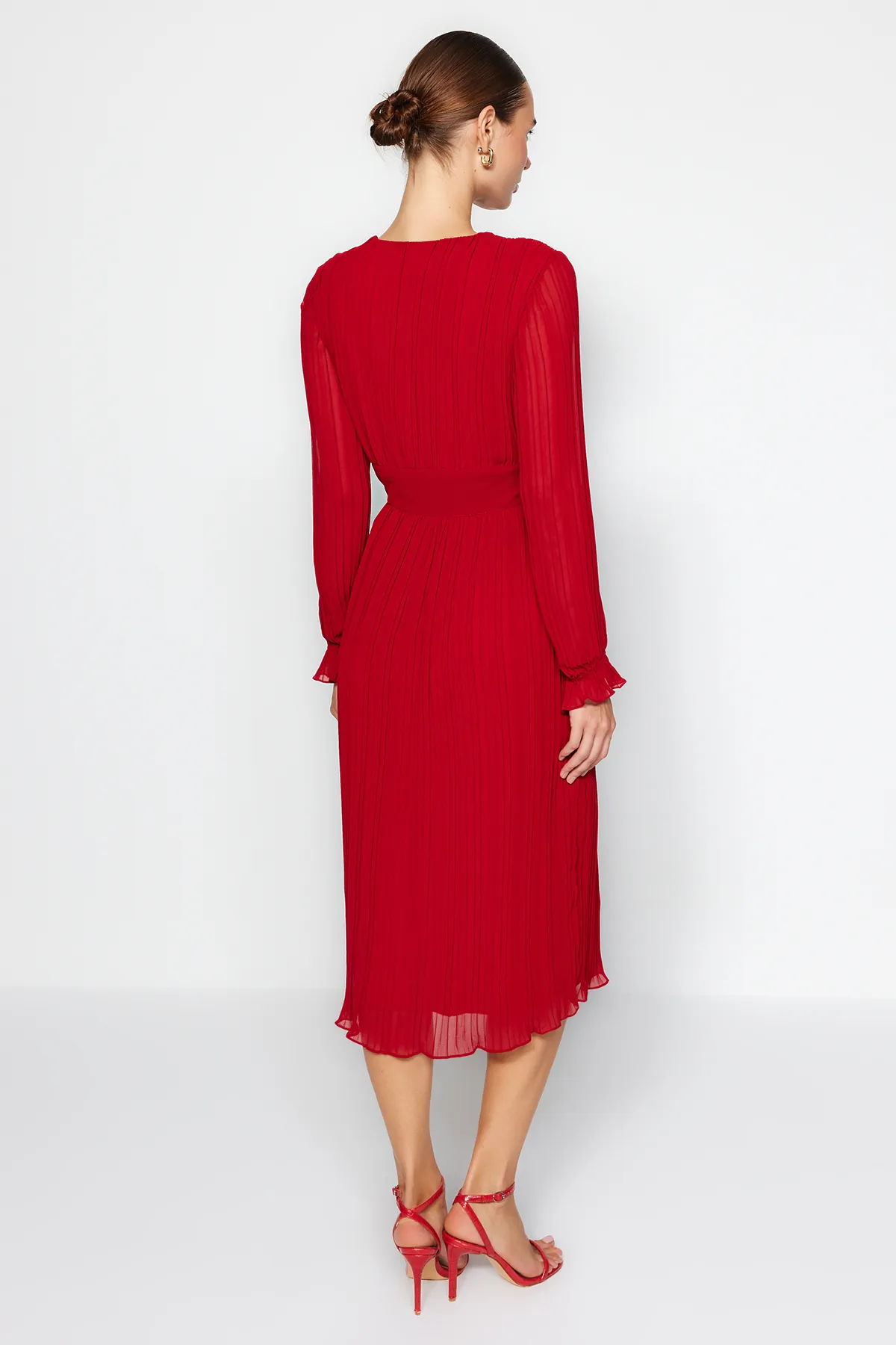 Trendyol Collection  Rotes, plissiertes, gefüttertes Chiffon-Webkleid TWOAW24EL00478