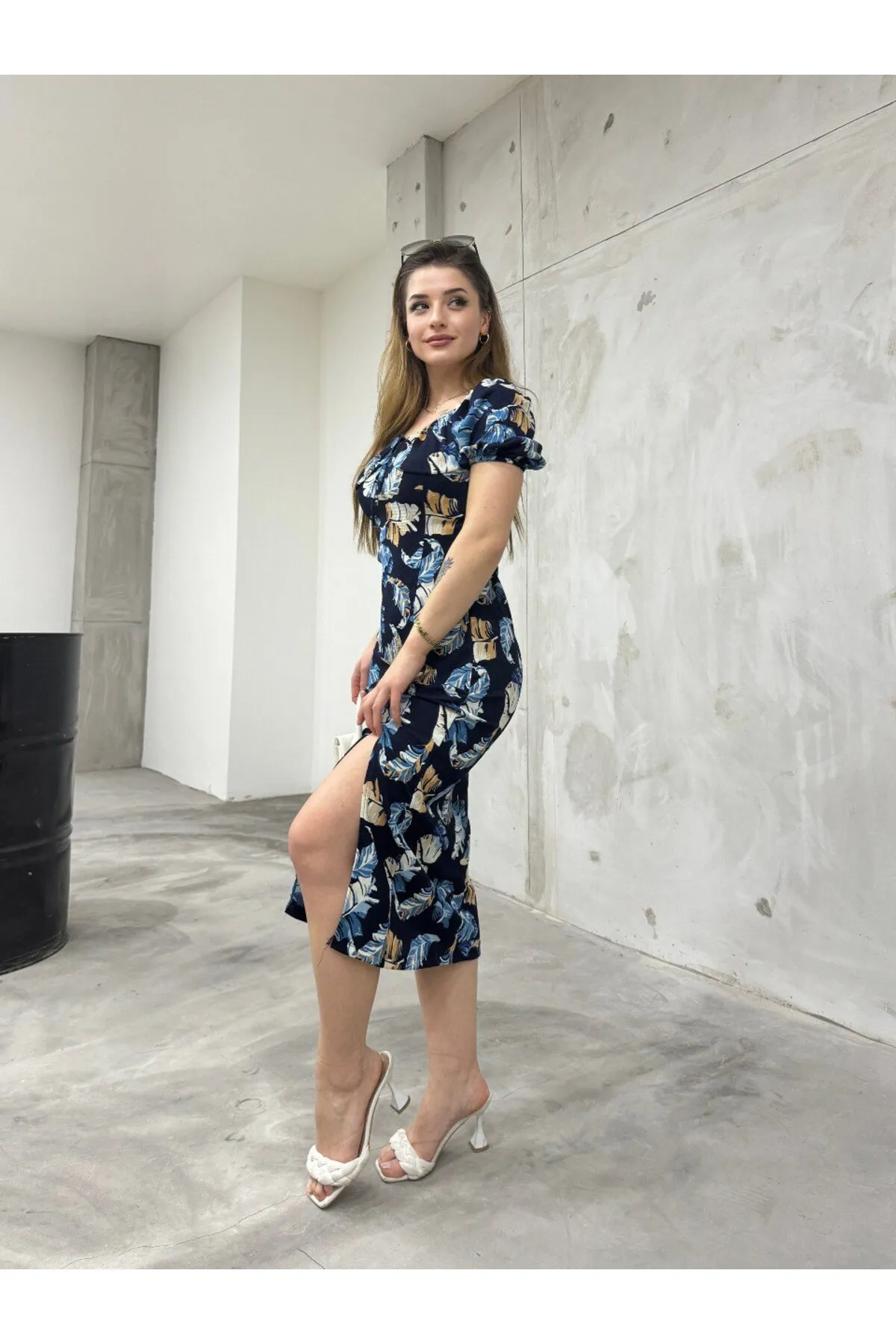 BİKELİFE  Damen Sommerkleid mit Blattmuster, Wassermelonenärmeln und Schlitzdetails