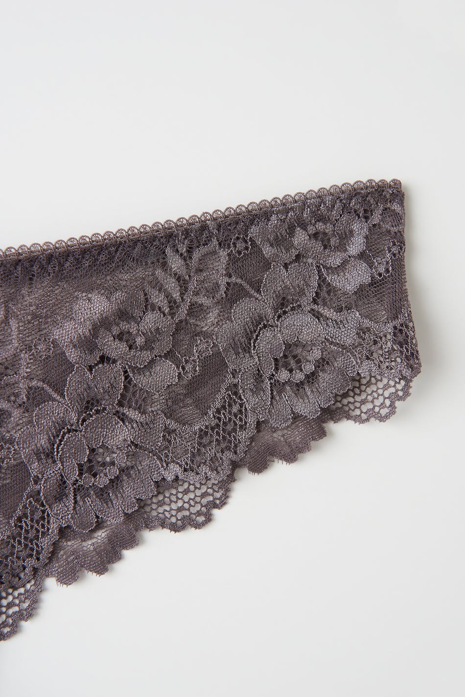Lace string