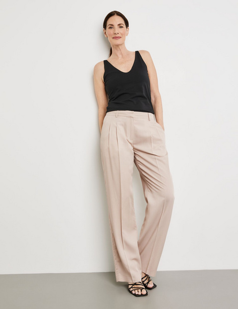 Basic Top mit Rückenausschnitt