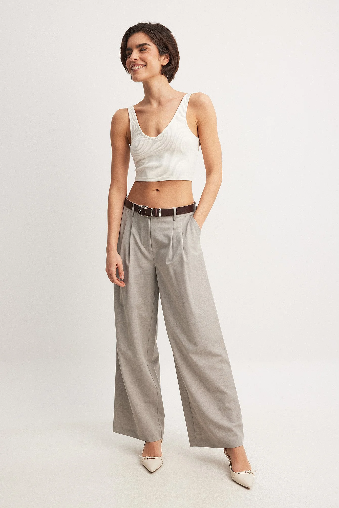 Geripptes Bio-Crop-Top mit V-Ausschnitt