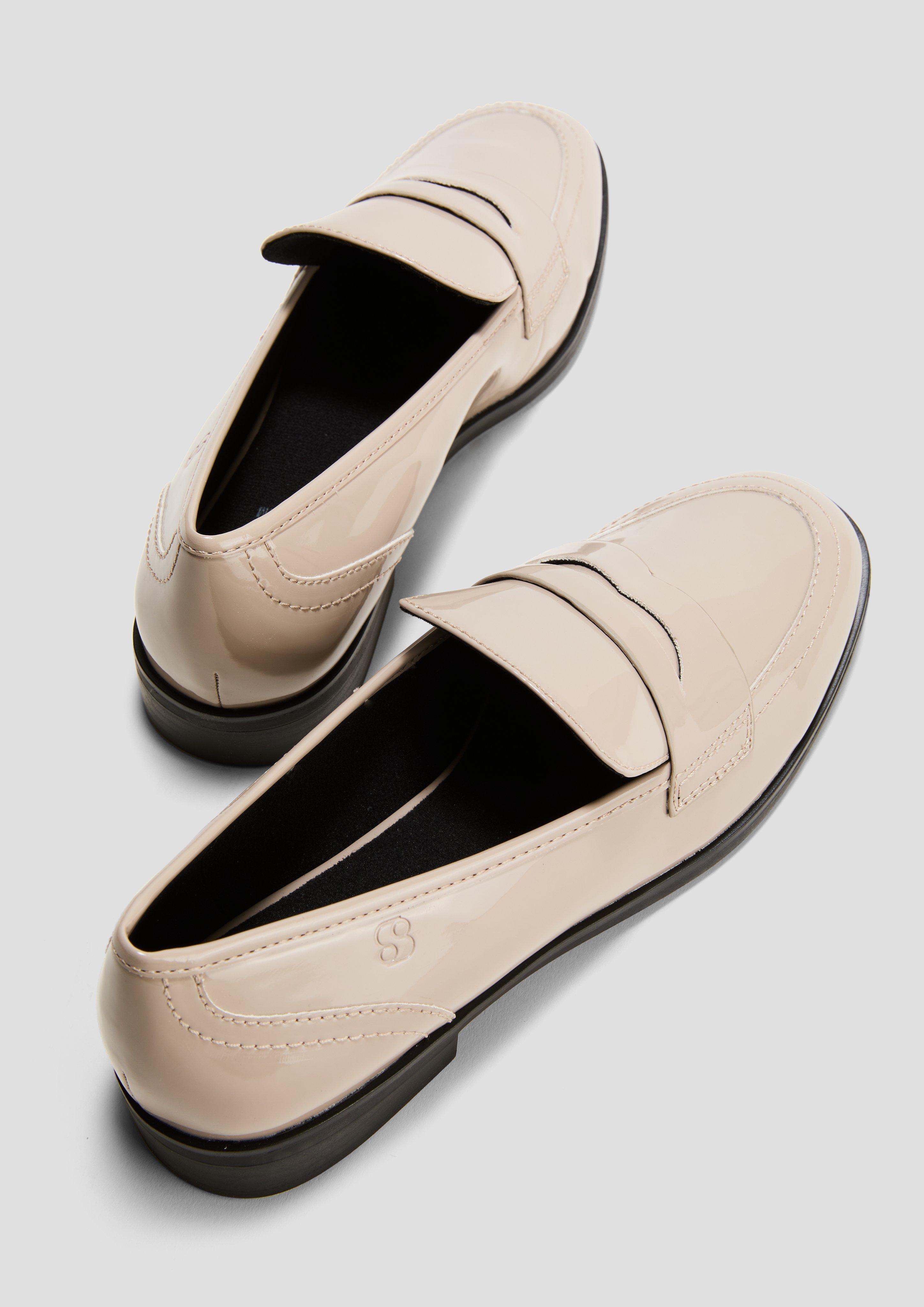 Zierliche Slipper aus Lederimitat  6008265-344