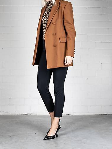 Thea Mika Pumps