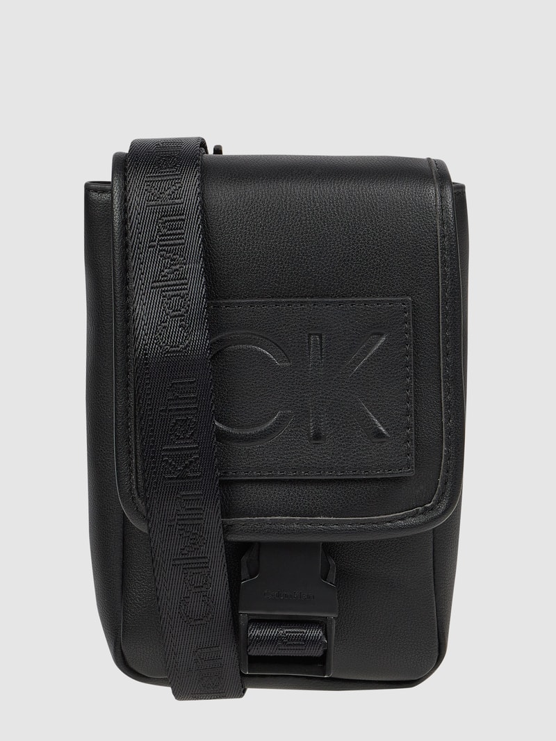 Camera Bag in Leder-Optik in schwarz
