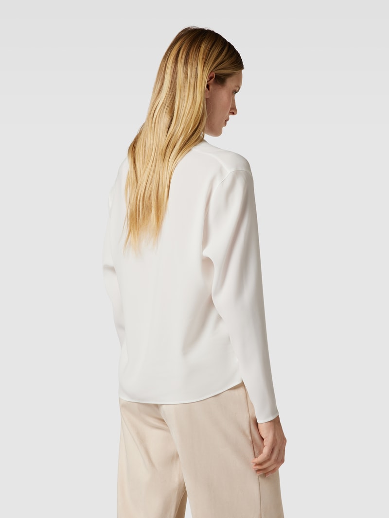 Bluse mit V-Ausschnitt in offwhite