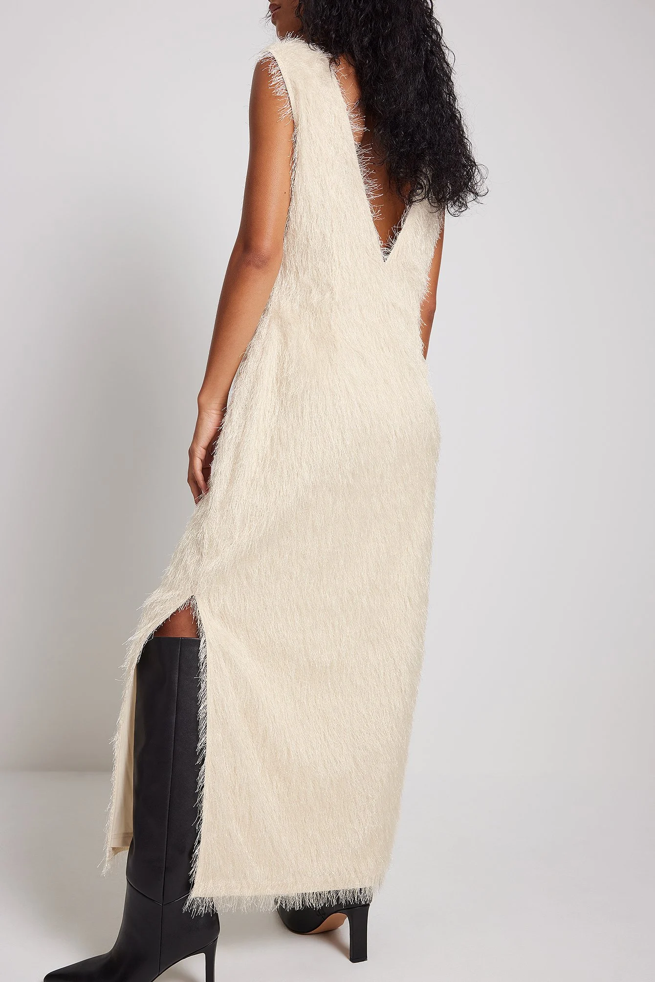 Maxikleid mit Federn