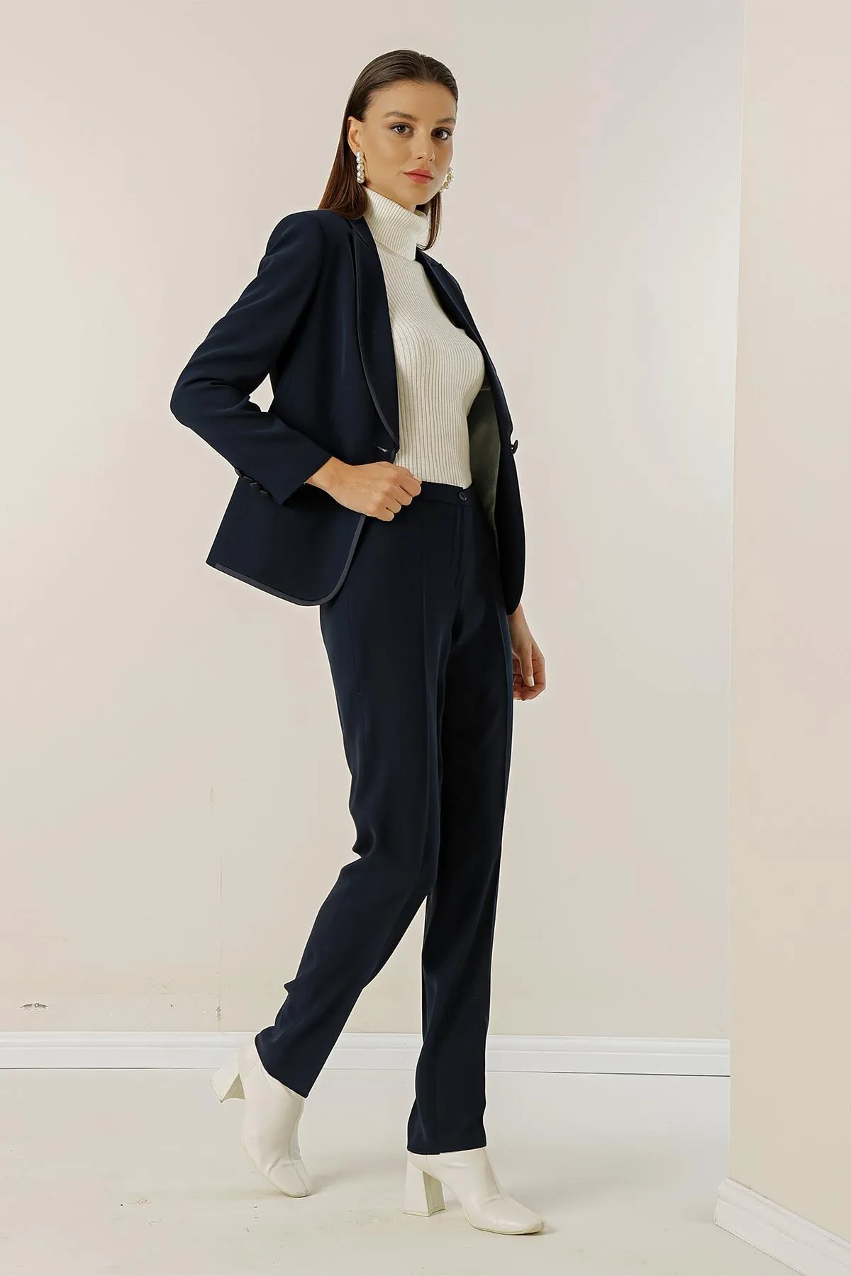 By Saygı  2-teiliges Set aus Jacke mit Florfutter und einem Knopf und Hose