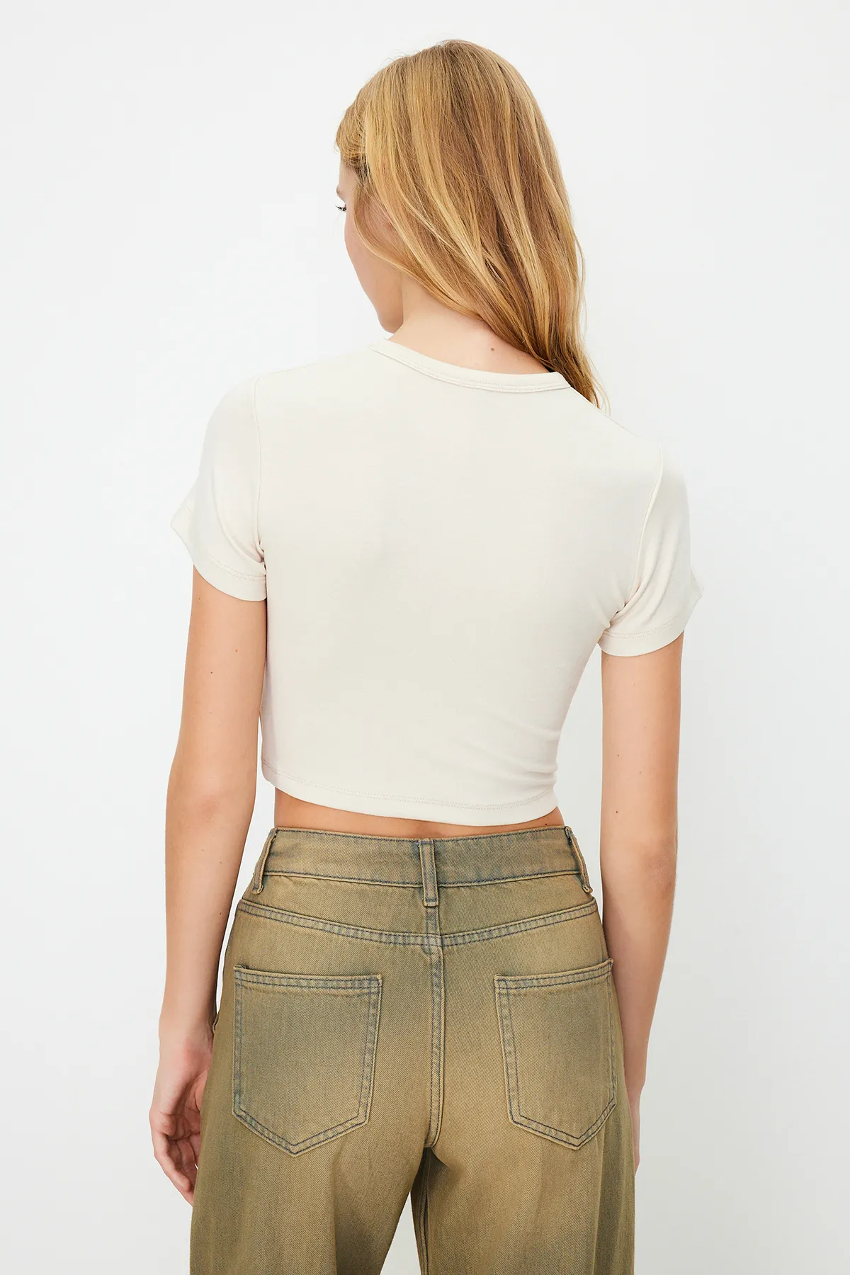 Trendyol Collection  Premium Khaki-Hellstein 2er-Pack kurze Viskose-/weiche Stretch-Strickblusen TWOSS23BZ00108