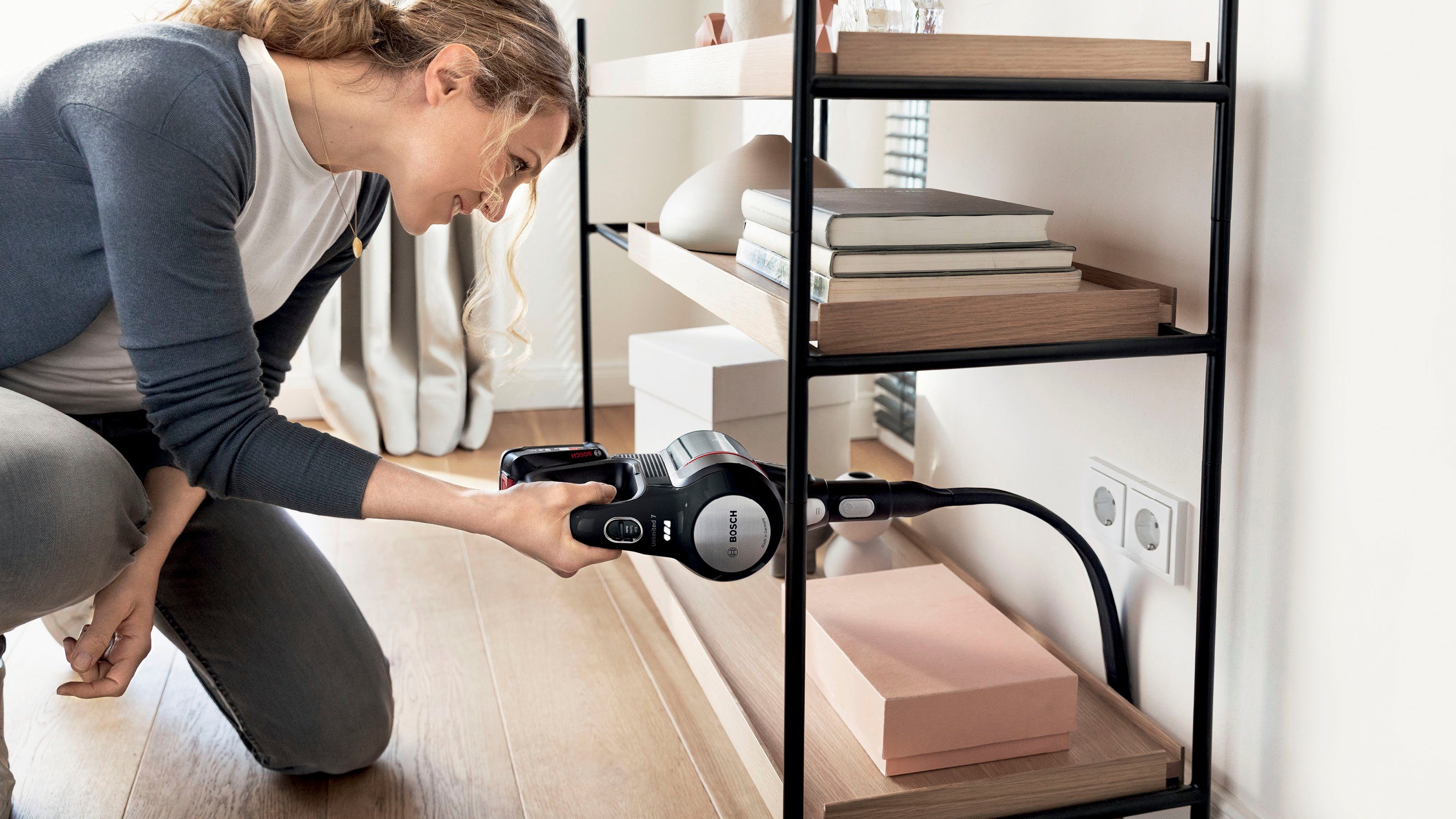 BOSCH Akku-Stielstaubsauger Unlimited 7 BKS711XXL, beutellos, 40 Min. Laufzeit, knickbares Rohr, inkl. umfangreichen Zubehör