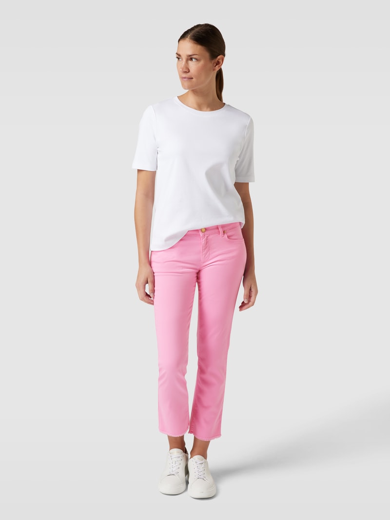Jeans mit ausgefransten Beinabschlüssen Modell 'CLAIRE CROPPED' in pink