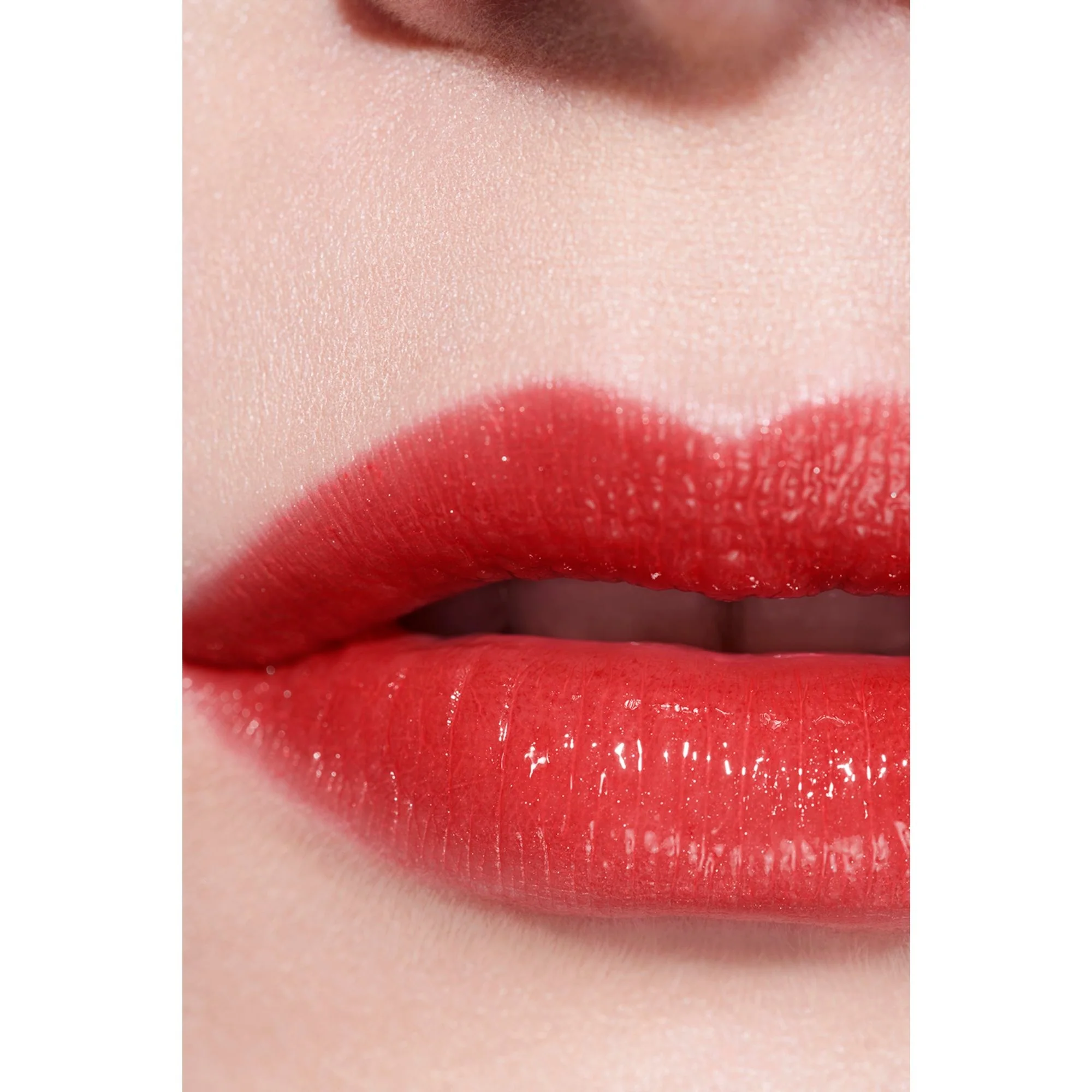 ROUGE COCO BAUME - BRILHANTE - BÁLSAMO HIDRATANTE COLORIDO, INTENSIDADE PERSONALIZADA