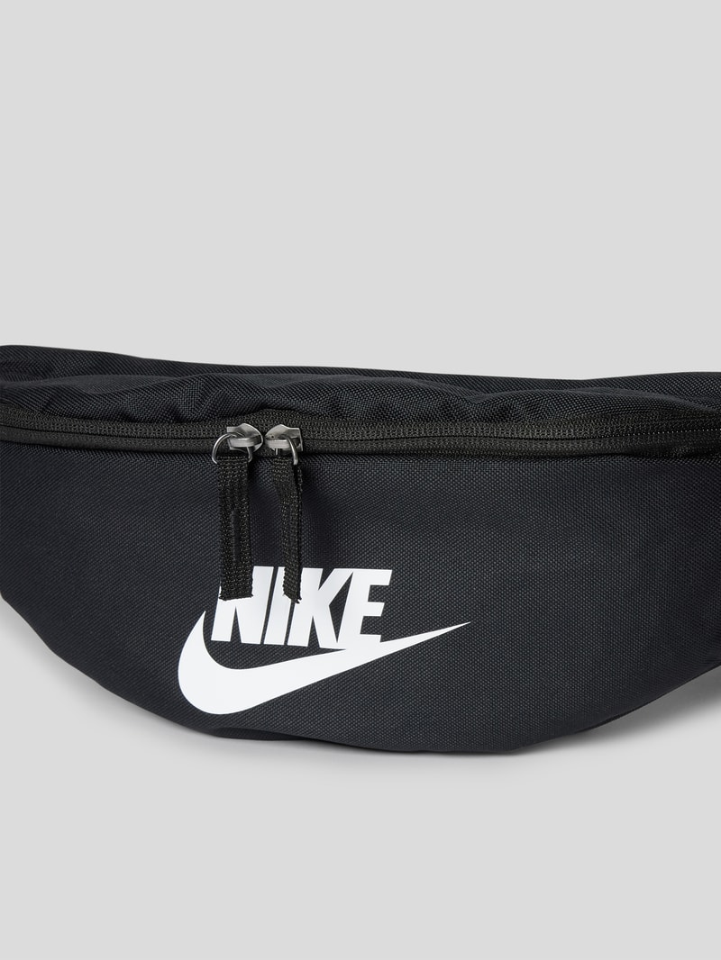 Bauchtasche mit Label-Print in schwarz
