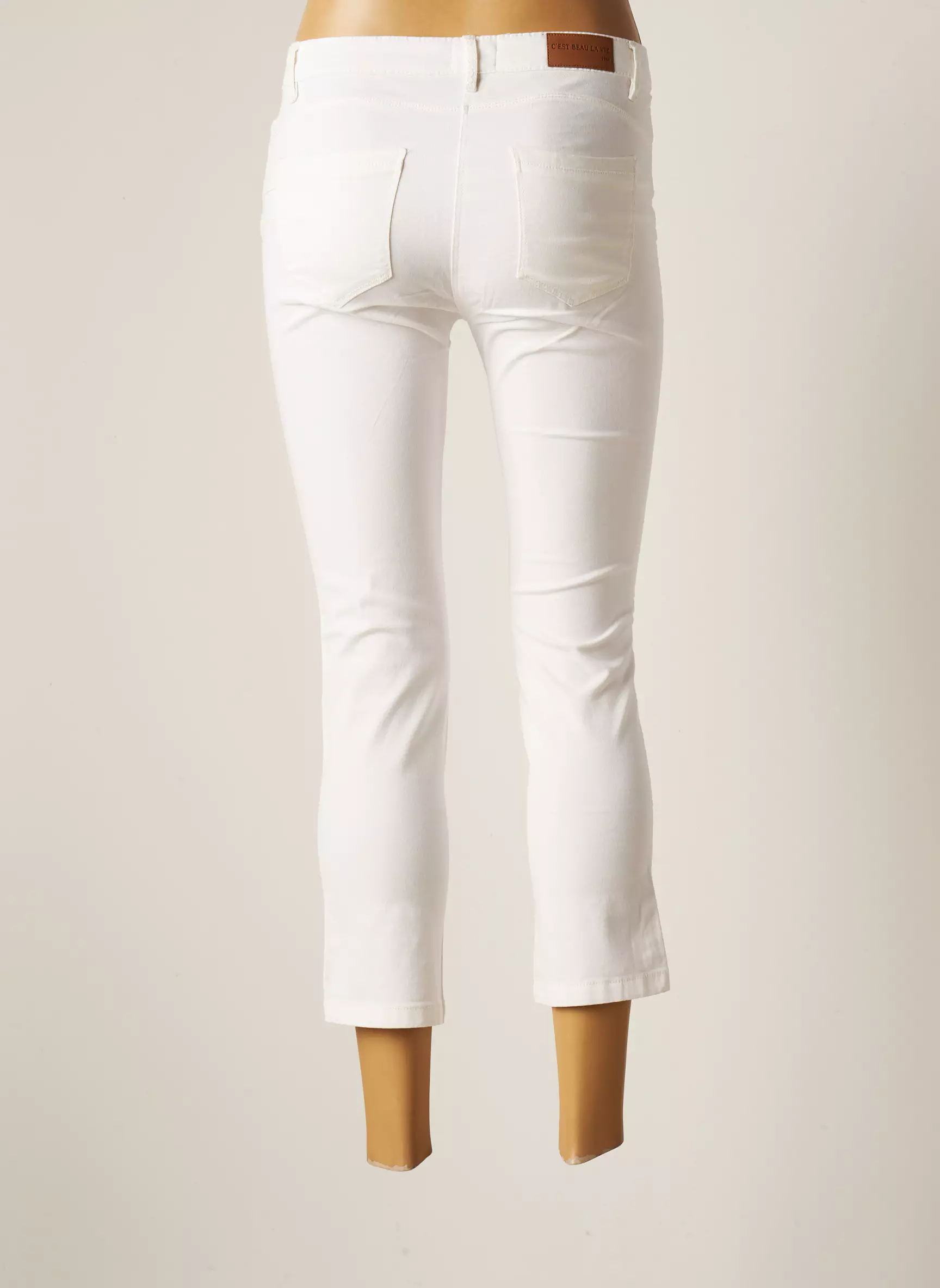 C Est Beau La Vie Pantacourts Femme couleur blanc