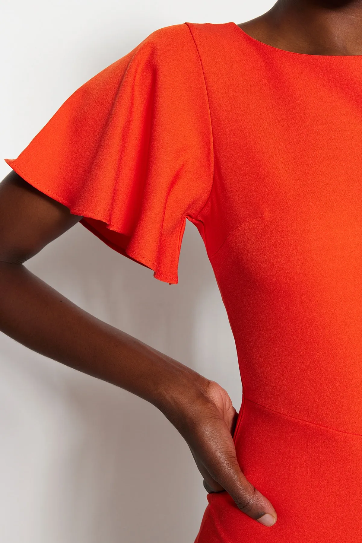 Trendyol Collection  Midi-Webkleid mit Volant und Granatapfelblüten, figurbetont TWOSS20EL1342
