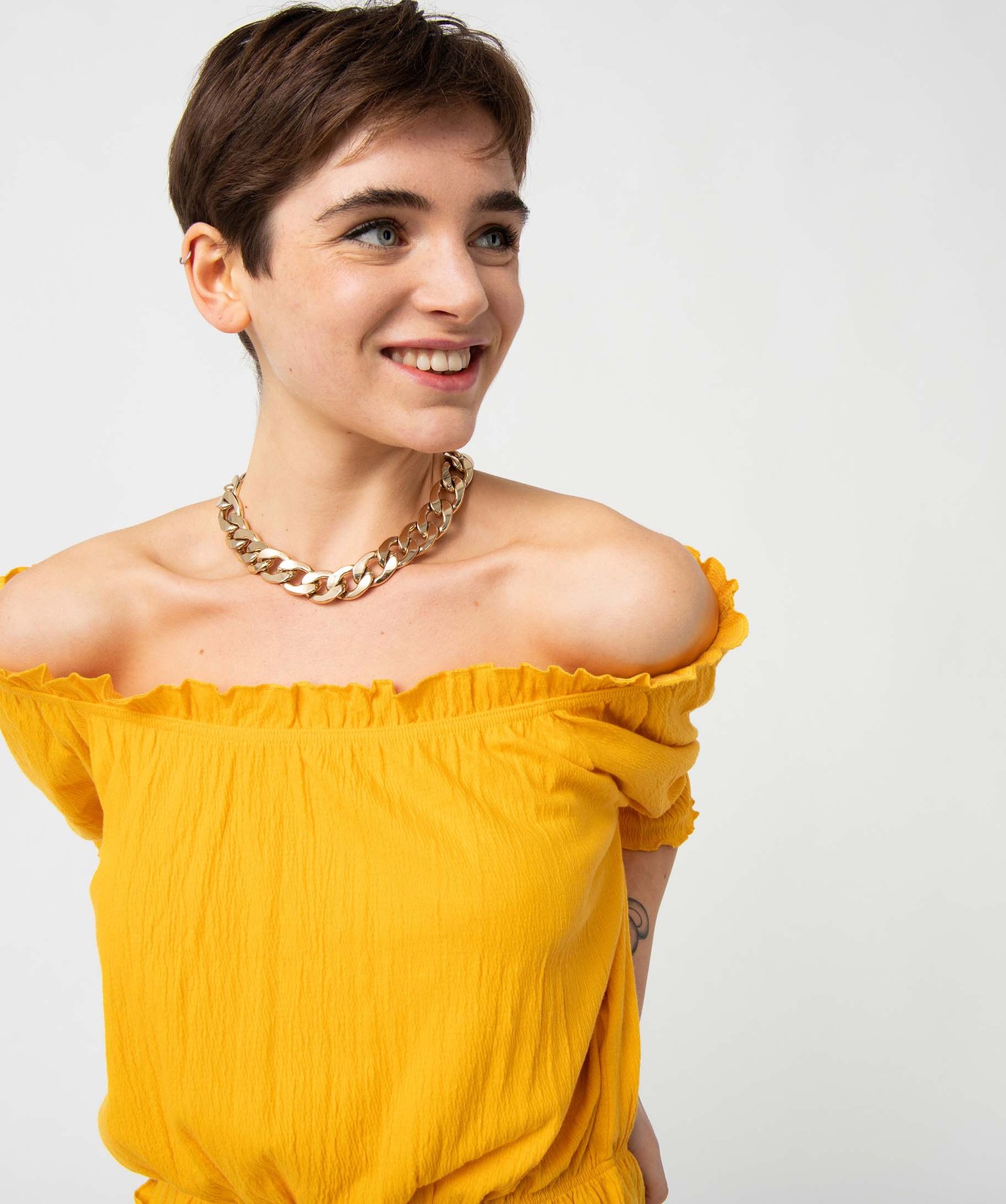 Tee-shirt femme à manches courtes avec finitions froncées jaune | GEMO